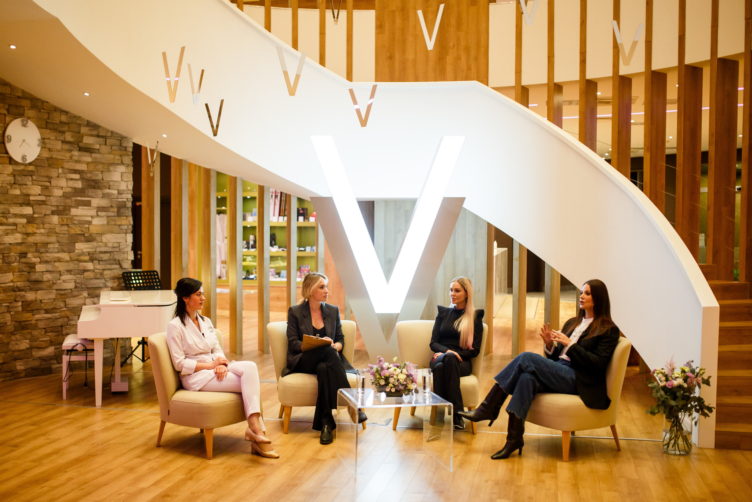 Verba Mayr Диалог на тему «Женщины в поисках баланса». Фотограф Иван Недорез