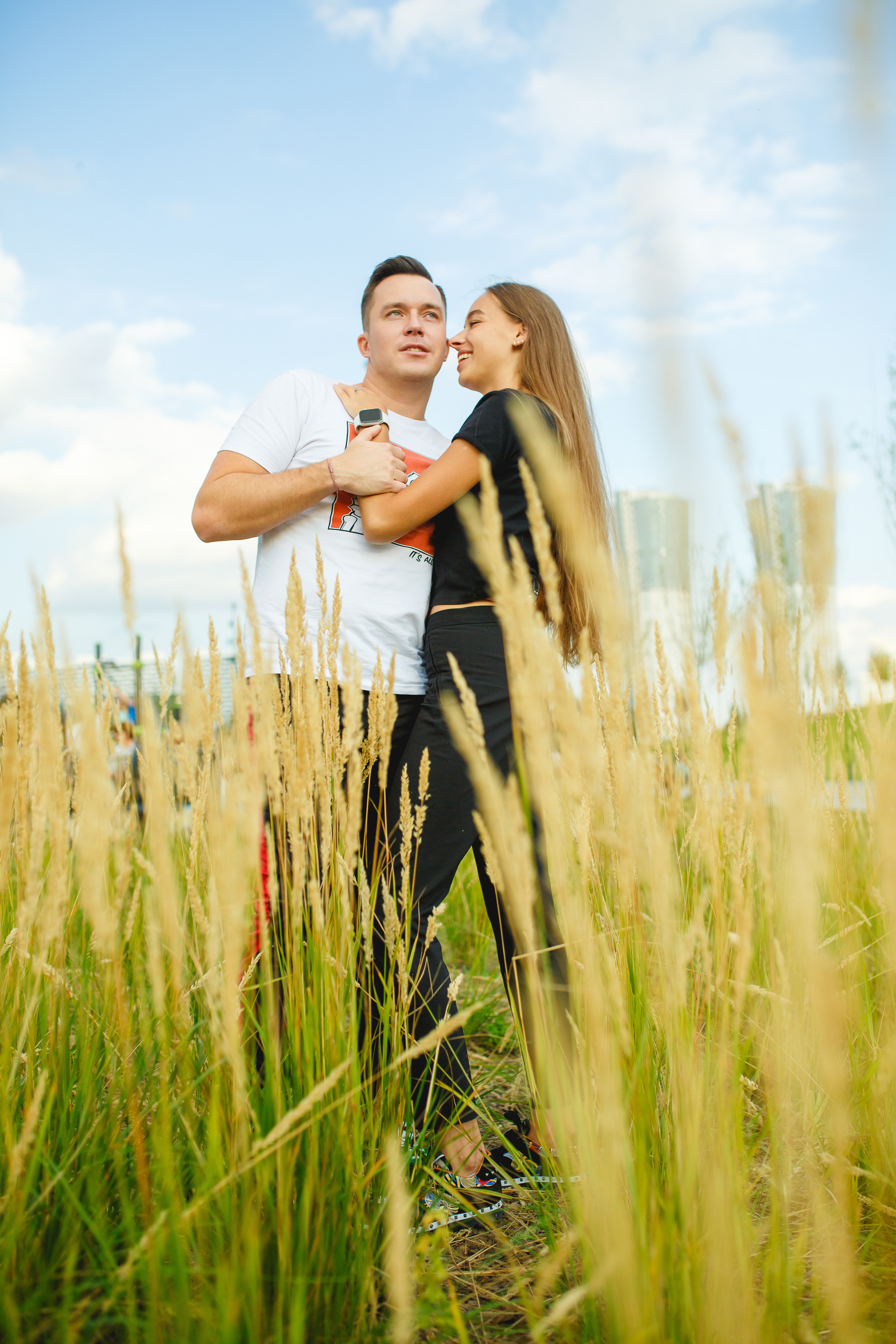 Love-Story Александра и Павел съемка на Ходынском Поле. Фотограф Иван Недорез