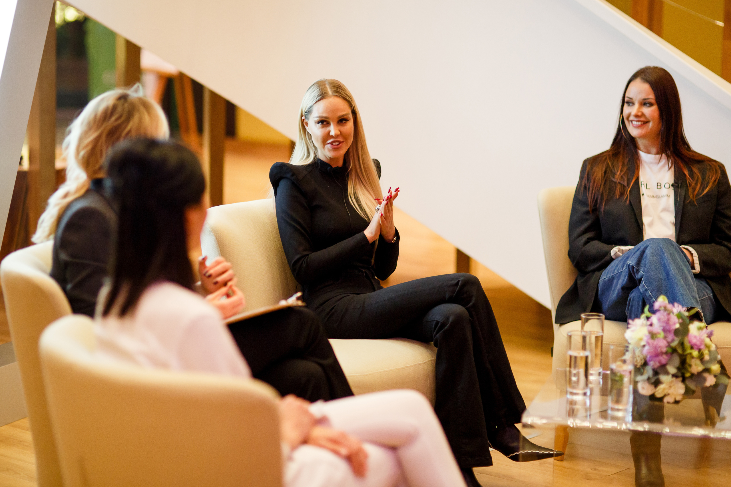 Verba Mayr Диалог на тему «Женщины в поисках баланса». Фотограф Иван Недорез