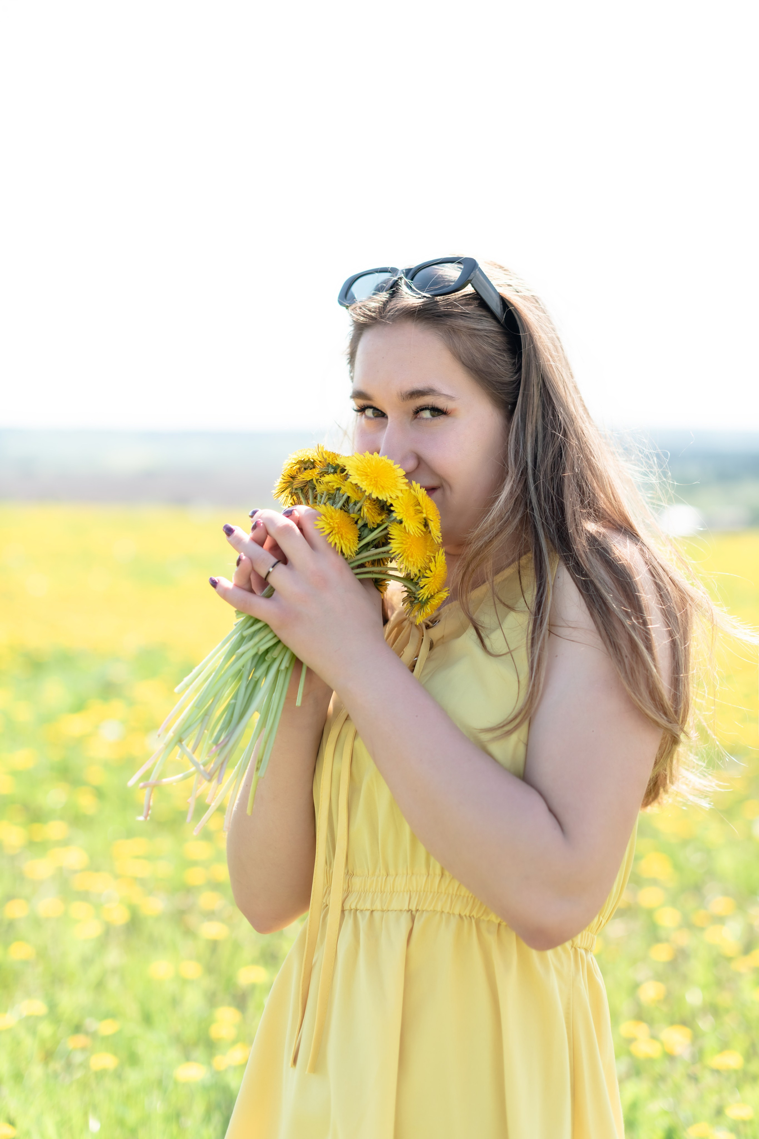 Девушка в одуванчиках. Григорий Карпов, портретный фотограф в городе Перми