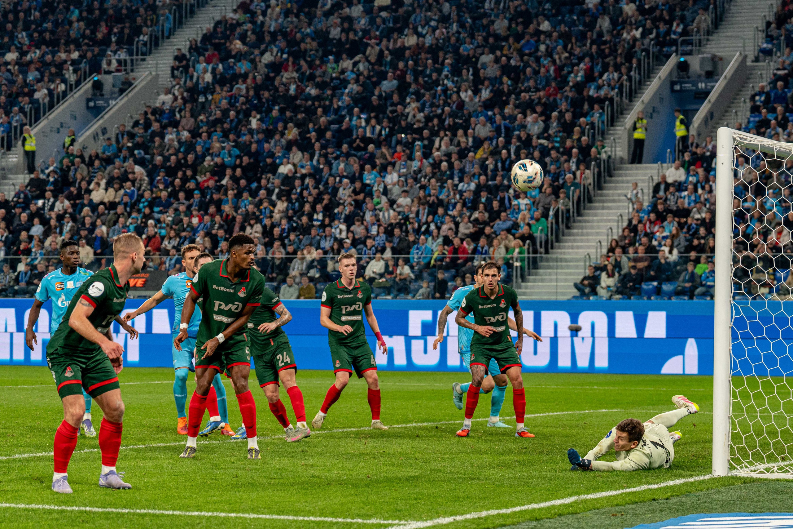 Зенит — Локомотив: фотогалерея 14-го тура РПЛ на Газпром Арене | Антон Гауф. Спортивный фотограф в Санкт-Петербурге | Антон Гауф