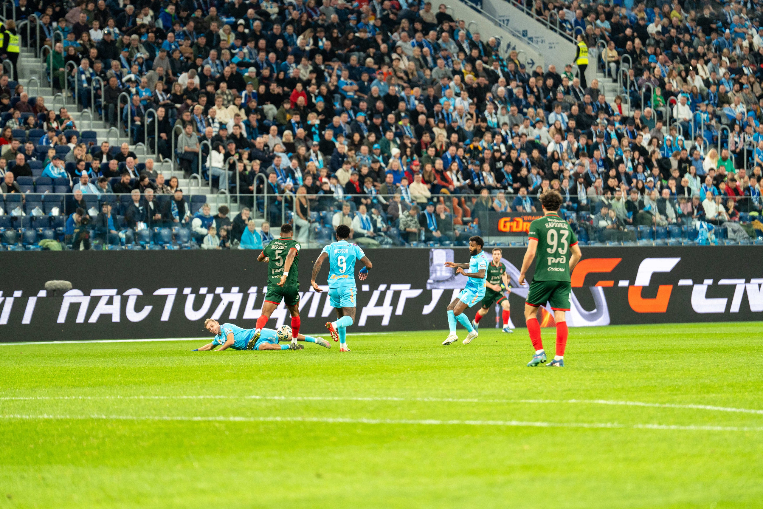 Зенит — Локомотив: фотогалерея 14-го тура РПЛ на Газпром Арене | Антон Гауф. Спортивный фотограф в Санкт-Петербурге | Антон Гауф