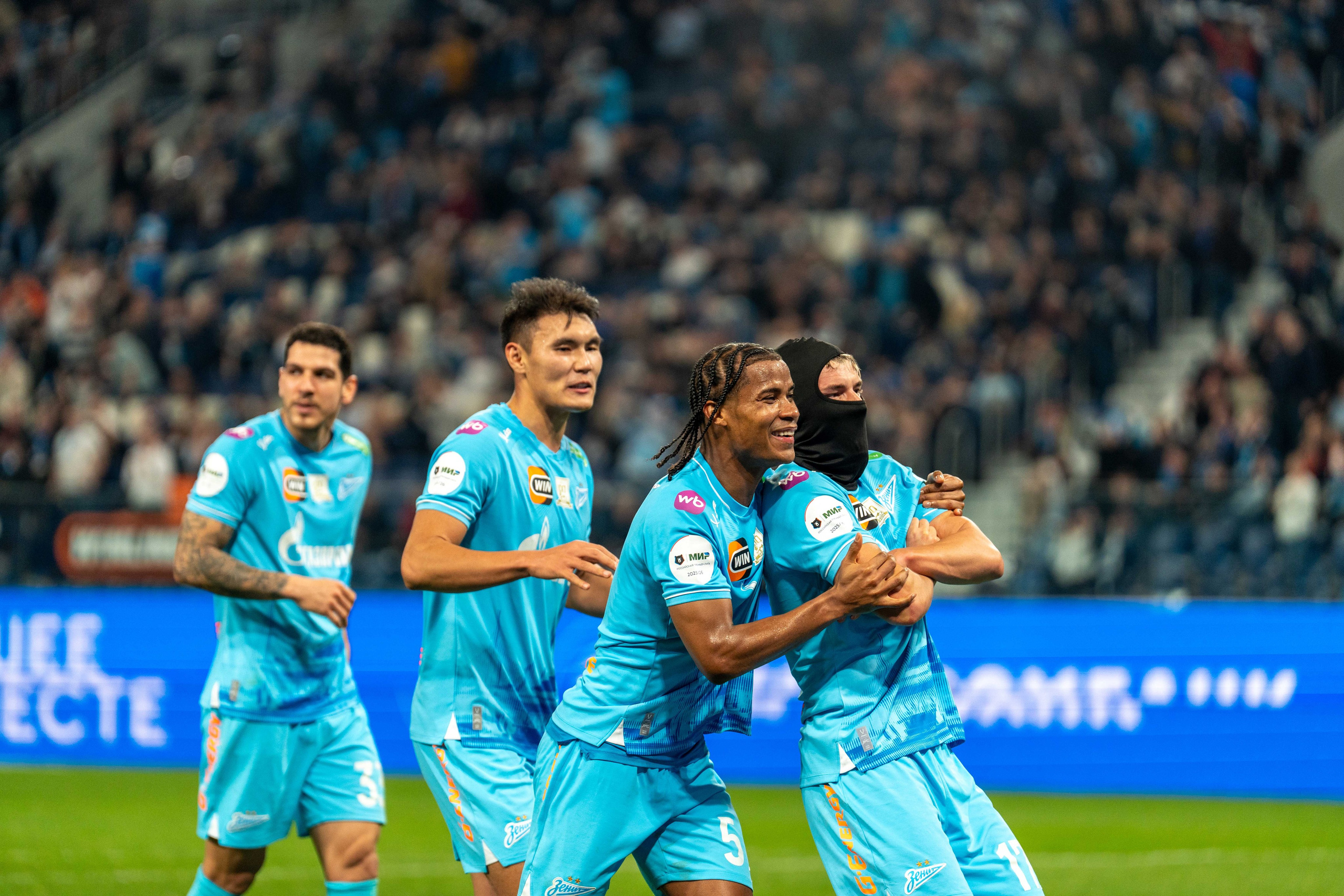 Зенит — Локомотив: фотогалерея 14-го тура РПЛ на Газпром Арене | Антон Гауф. Спортивный фотограф в Санкт-Петербурге | Антон Гауф