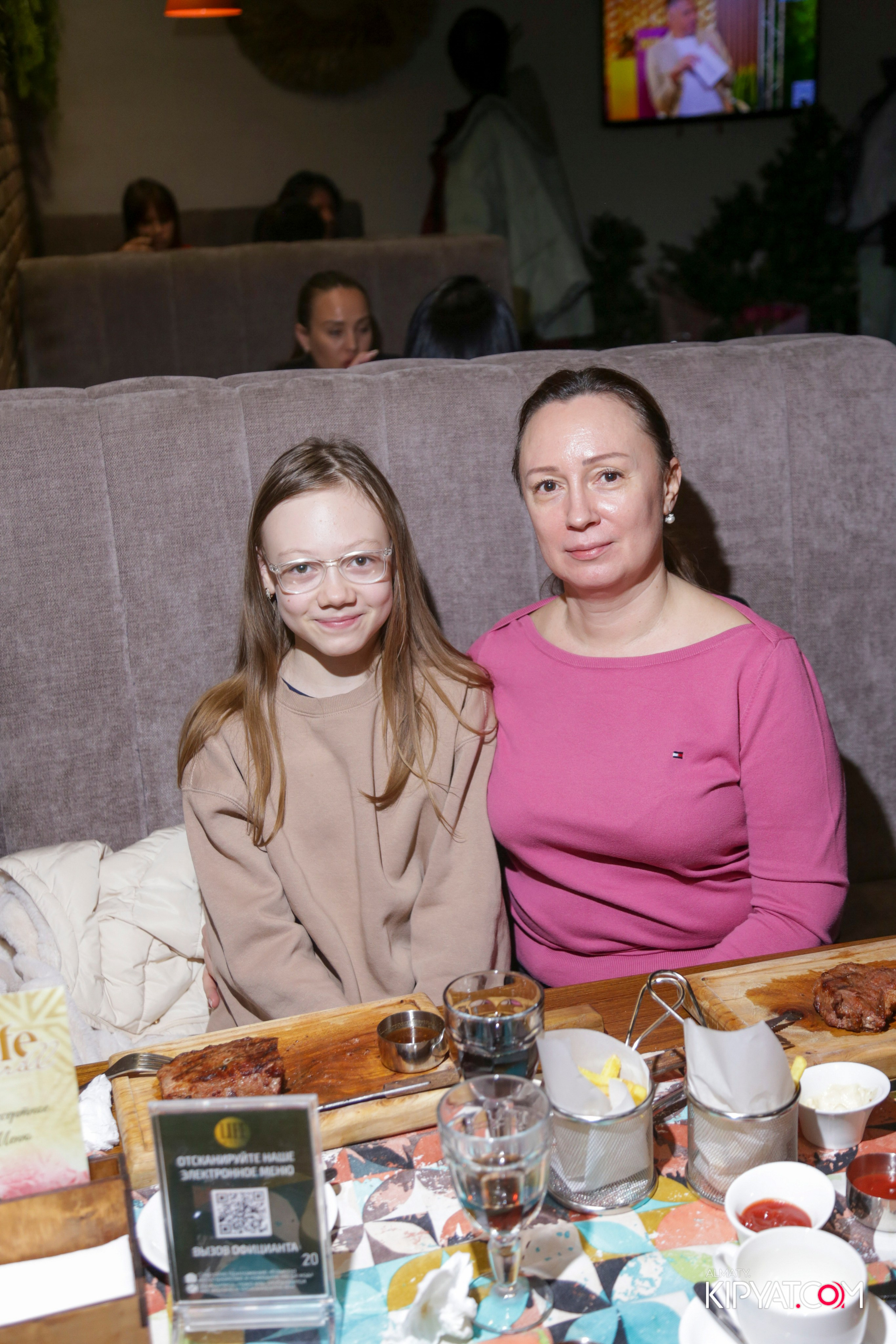 LIFE GRILL CAFE. КИПЯТКОМ АЛМАТЫ! Фотосъемка мероприятий в Алматы