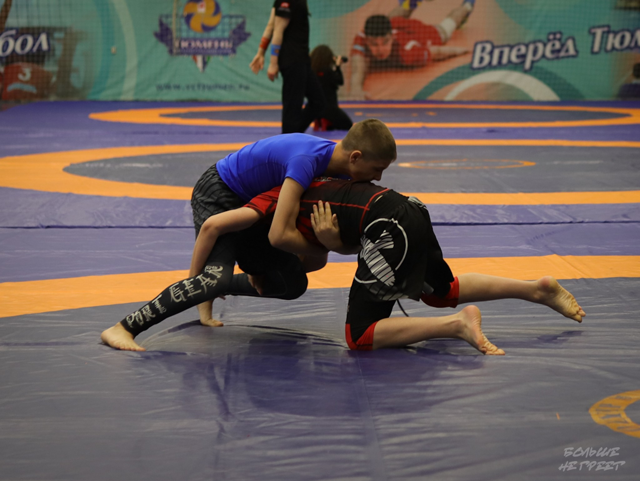 ПЕРВЕНСТВО УРФО ПО СПОРТИВНОЙ БОРЬБЕ ГРЭППЛИНГ И ГРЭППЛИНГ-ГИ. Больше не греет