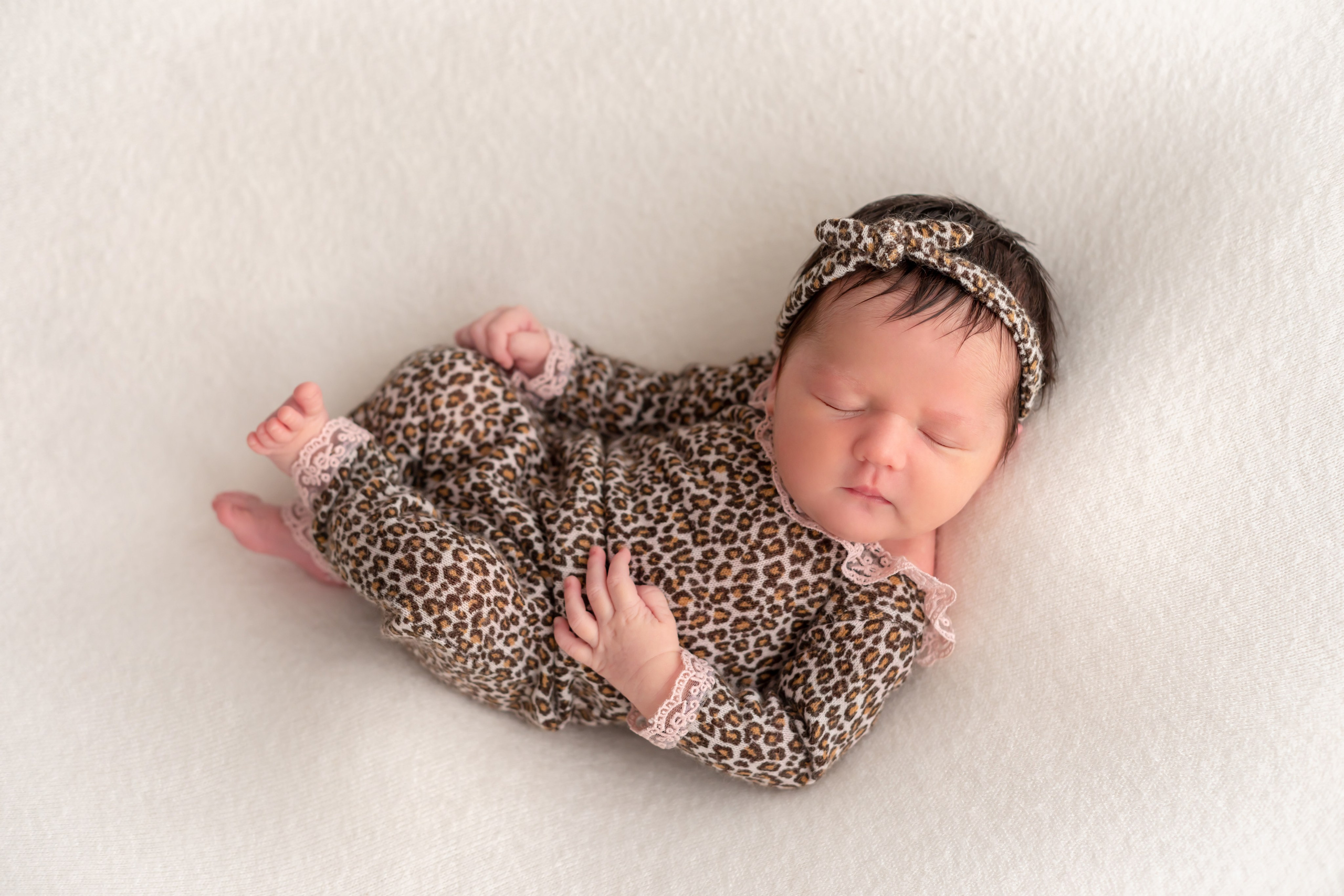 Новорожденные до 28 дней. Фотограф новорожденных в Тюмени
