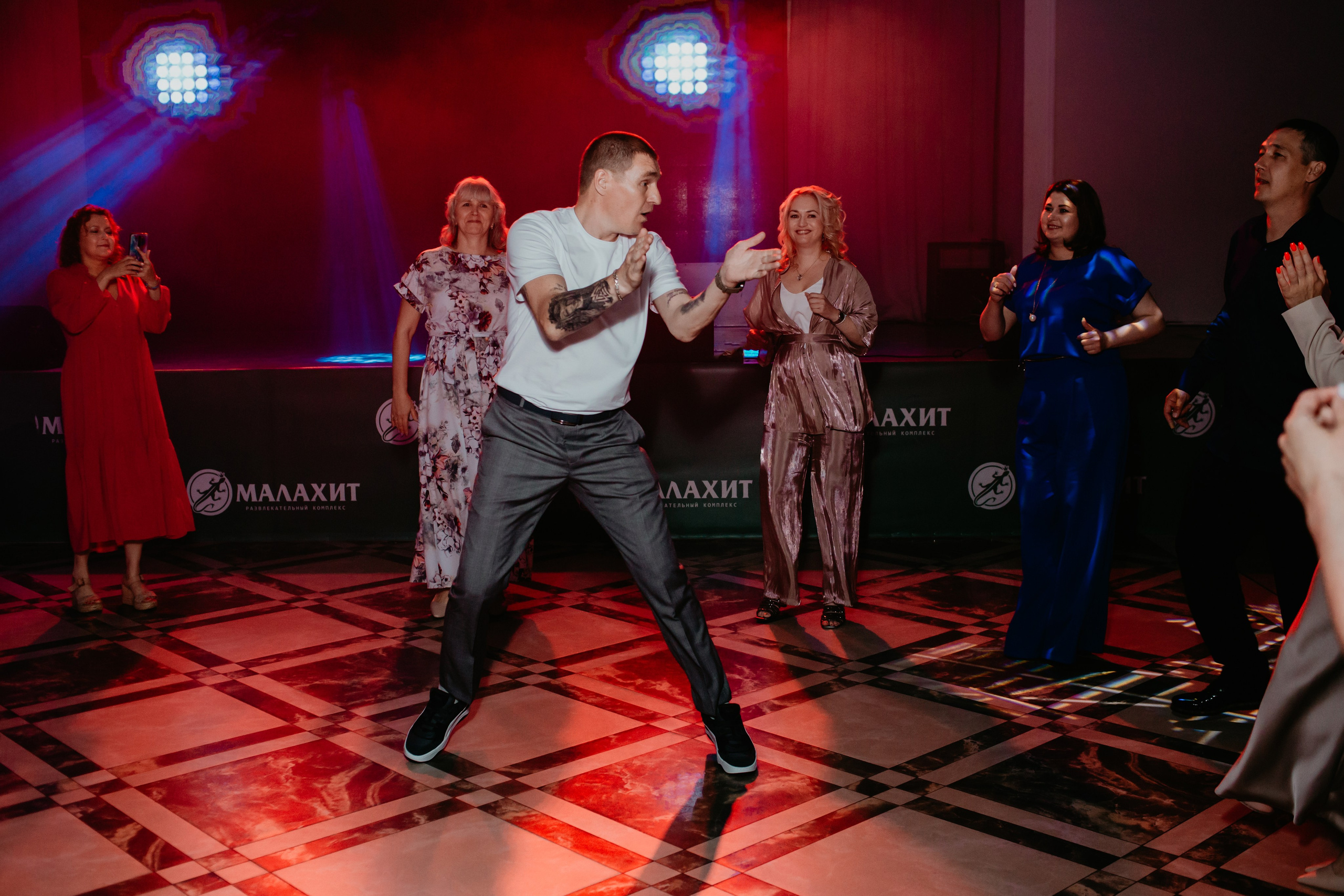 Выпускной 2025 (9класс) 124 школа. Фотограф в Челябинске Ополихина Анна