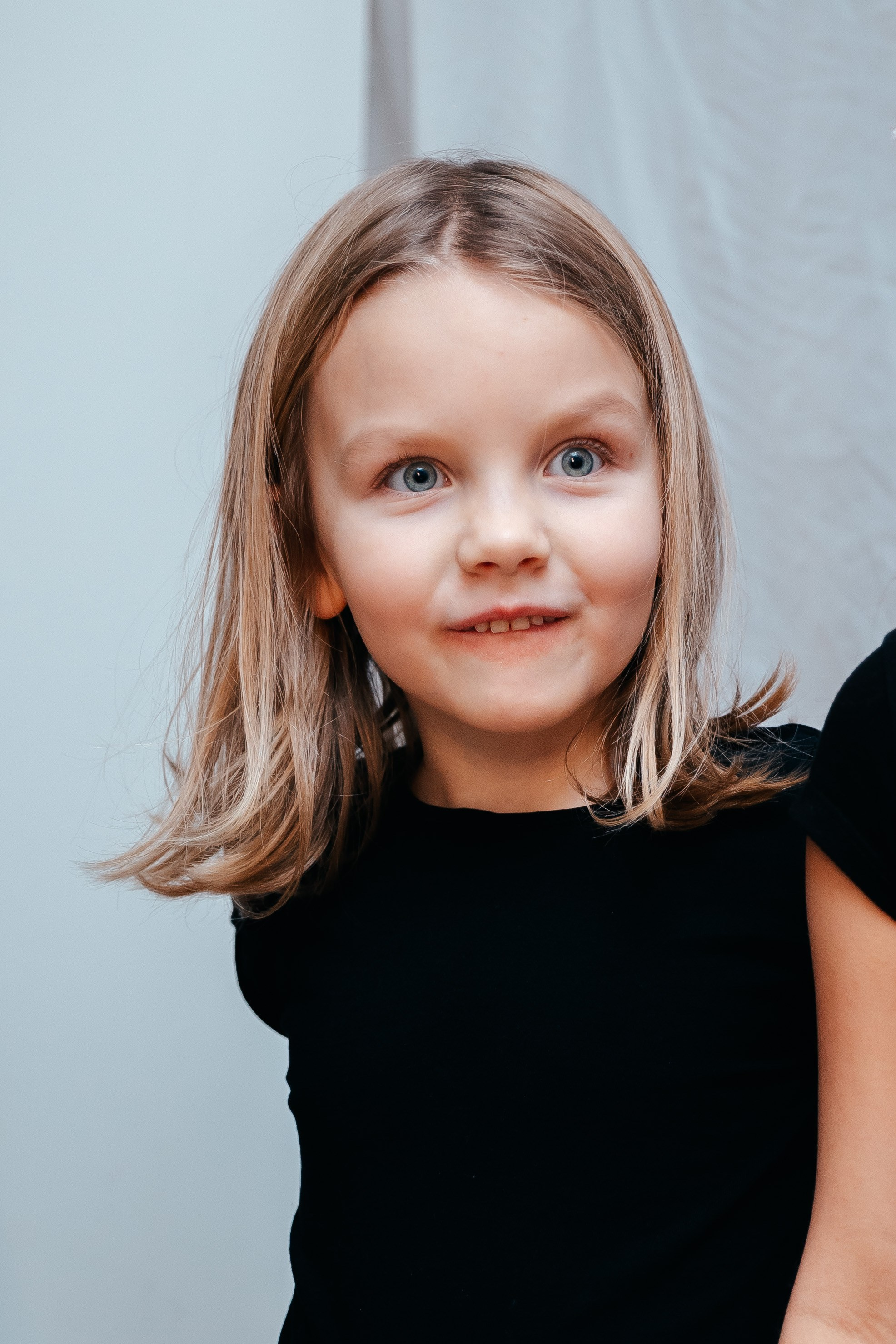 Новогодний утренник в Монтессори-школе. Семейный lifestyle фотограф в Санкт-Петербурге Людмила Пахомова