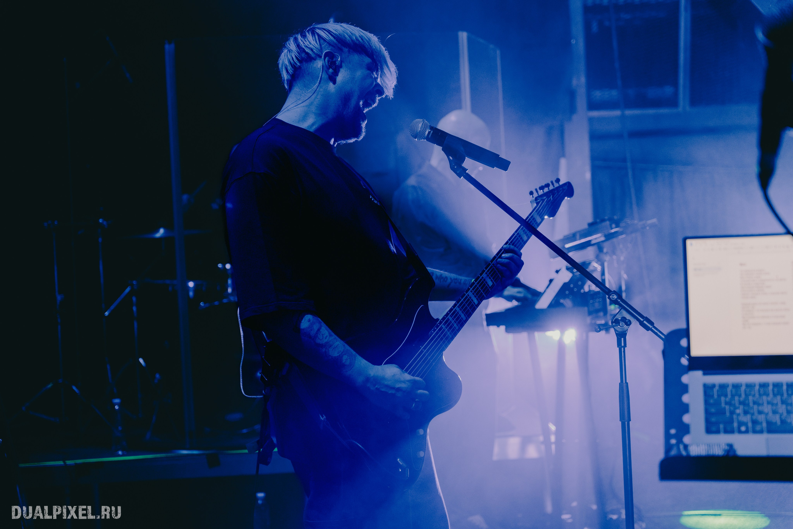 DenDerty концерт в Москве 30.03.2025. Магия музыки в кадре: Концертная Фотография