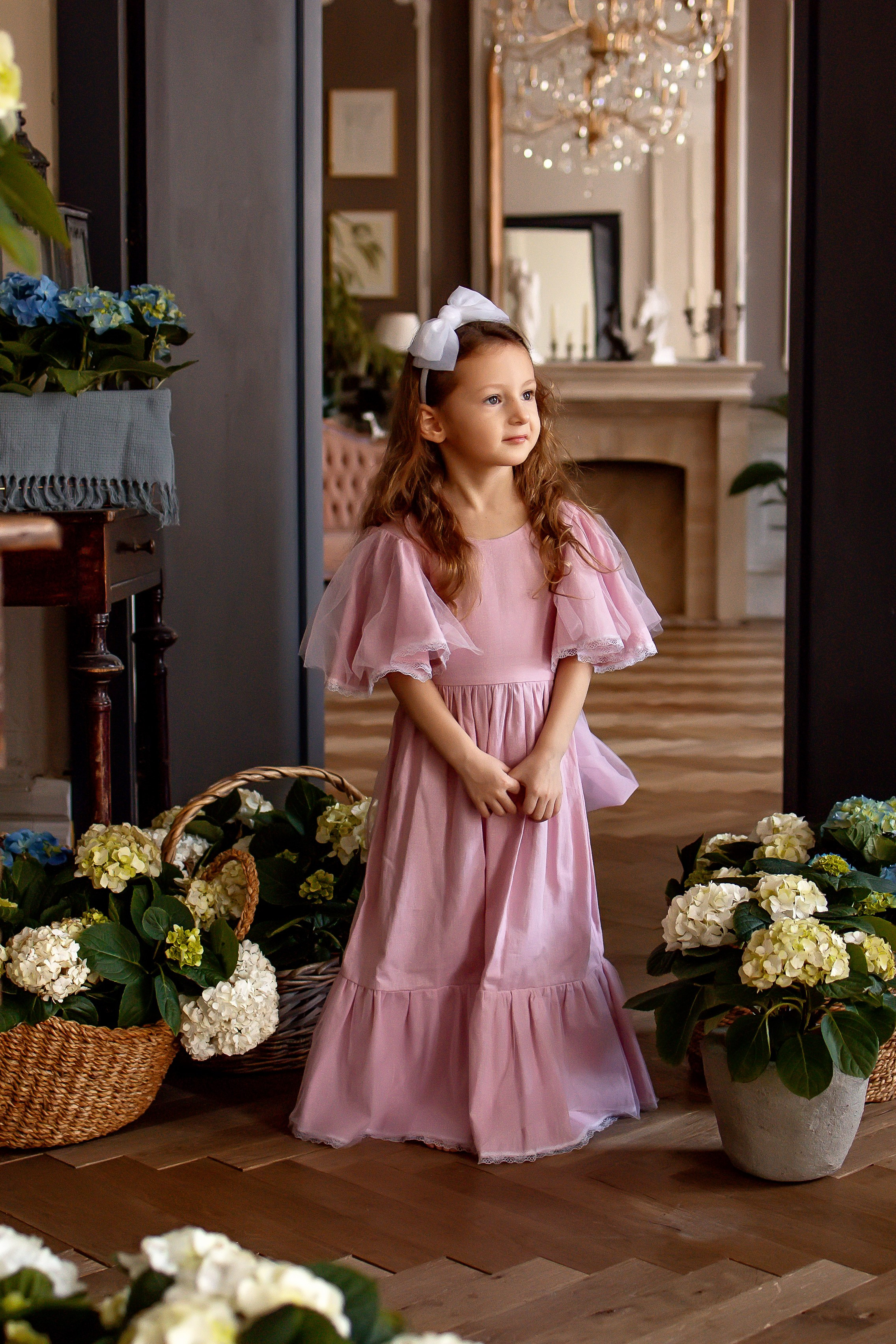 Мия в гортензиях. Семейный и детский фотограф Оля в Тюмени