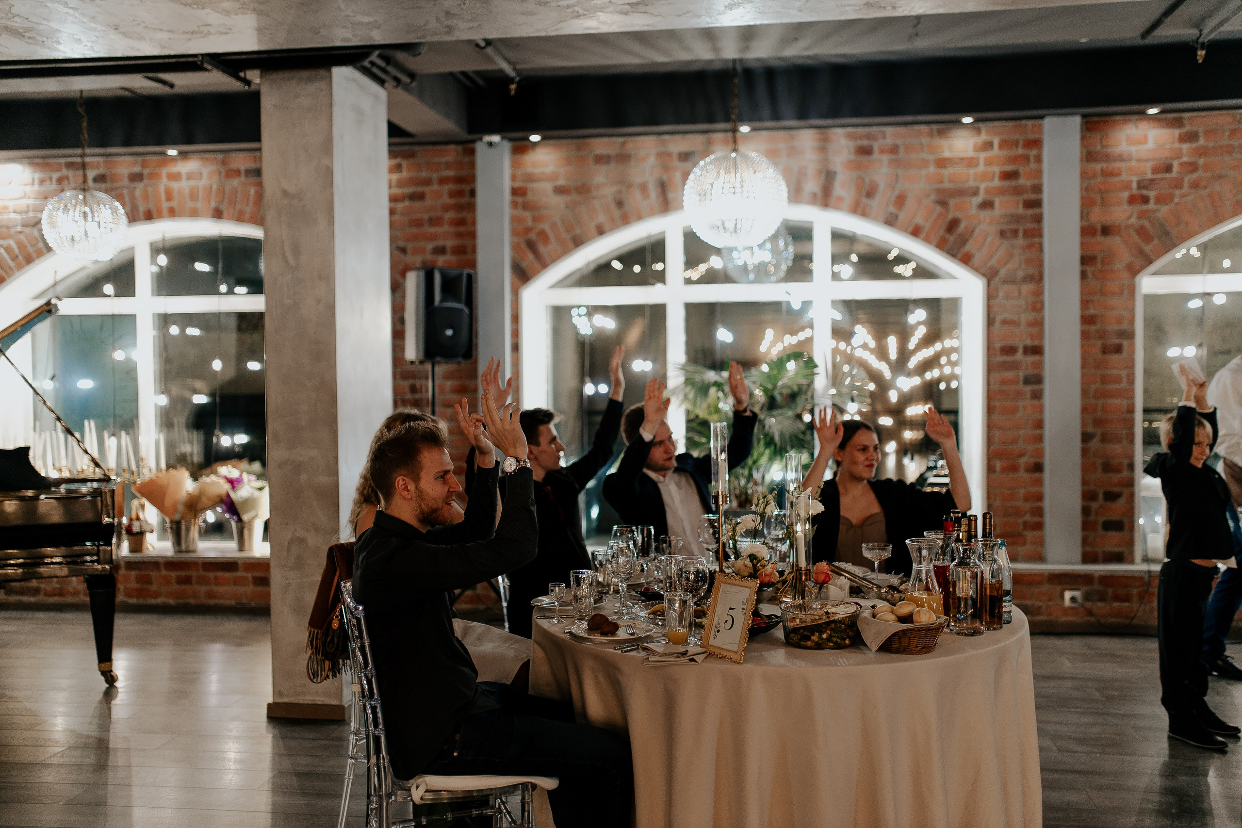 Свадебные фотографии из Эрмитажа. Фотограф в Санкт-Петербурге Лиза Семченкова