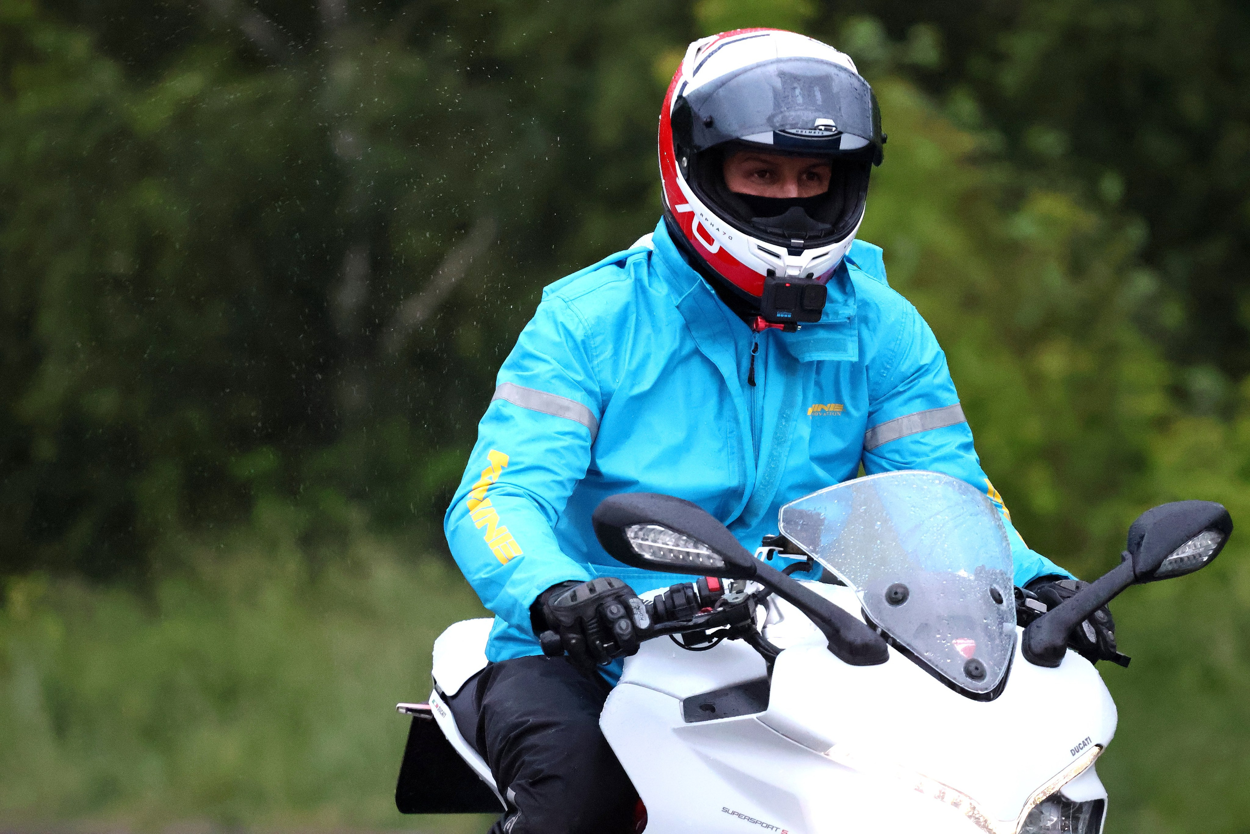 Мотоучебка. Занятия на площадке. Группа понедельника,  10 июня. Зачет по торможению