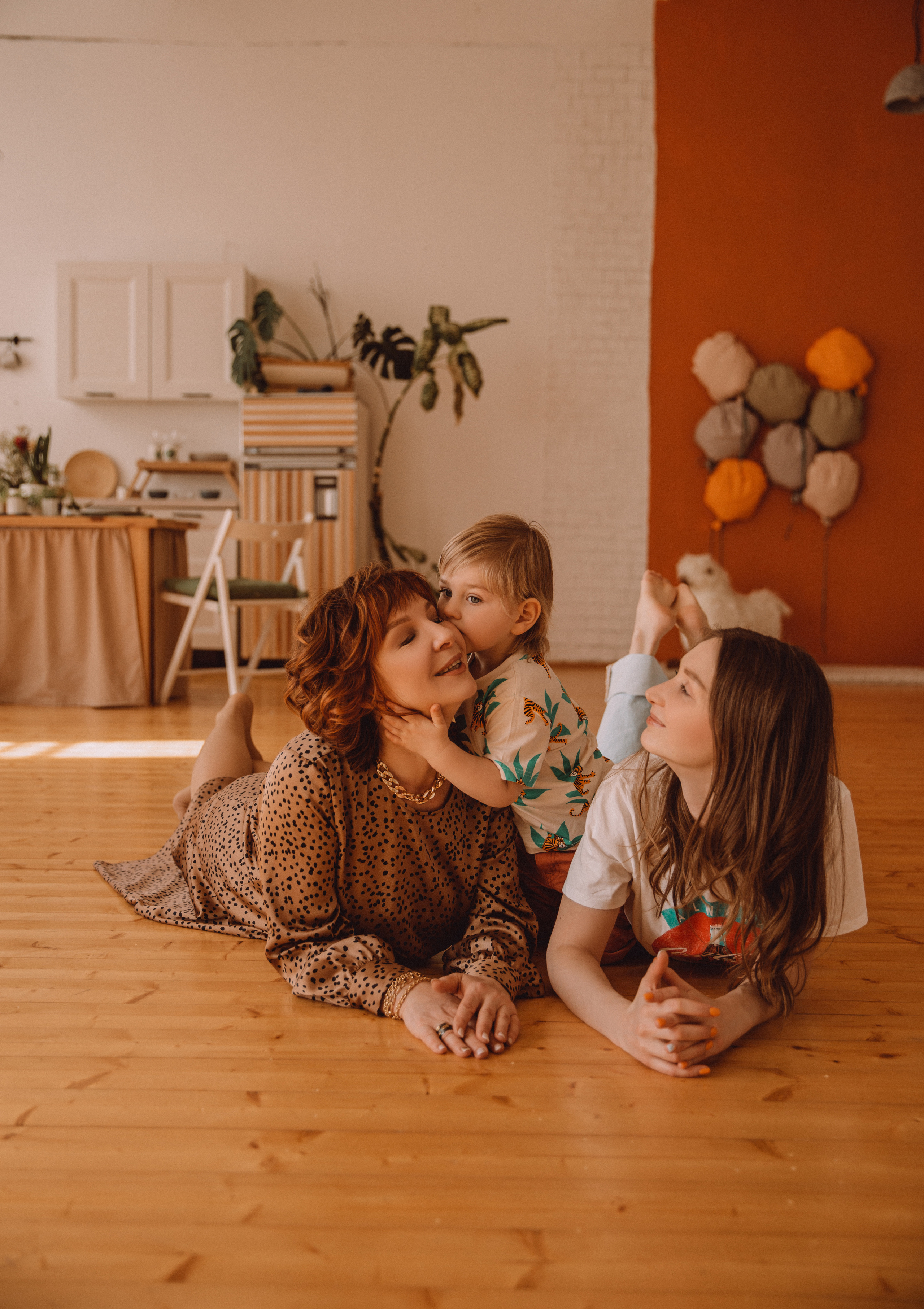 Семейная съемка в студии LoftPotolok. Фотограф в Краснодаре и Краснодарском крае