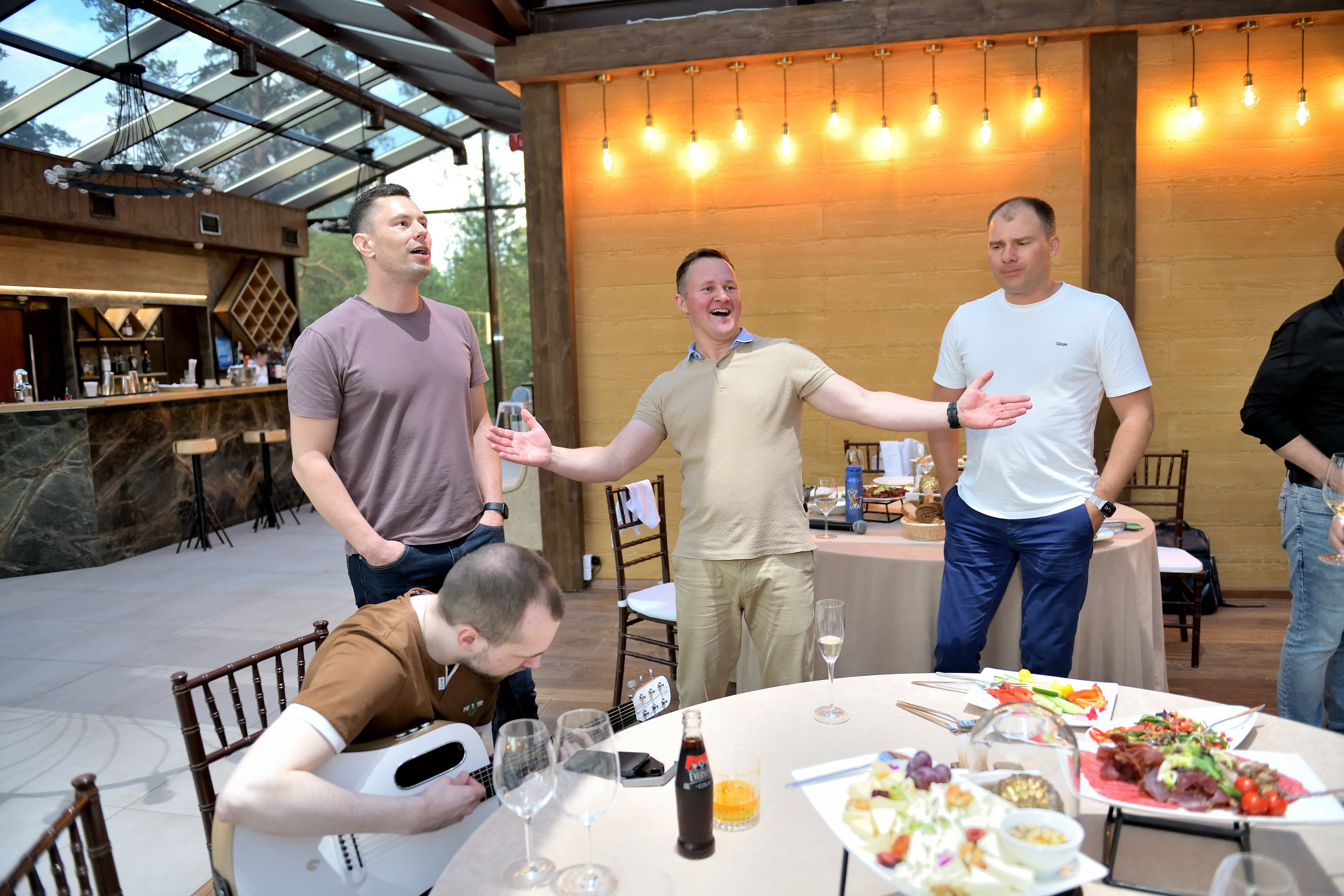 "Корпоративное караоке для клиентов".