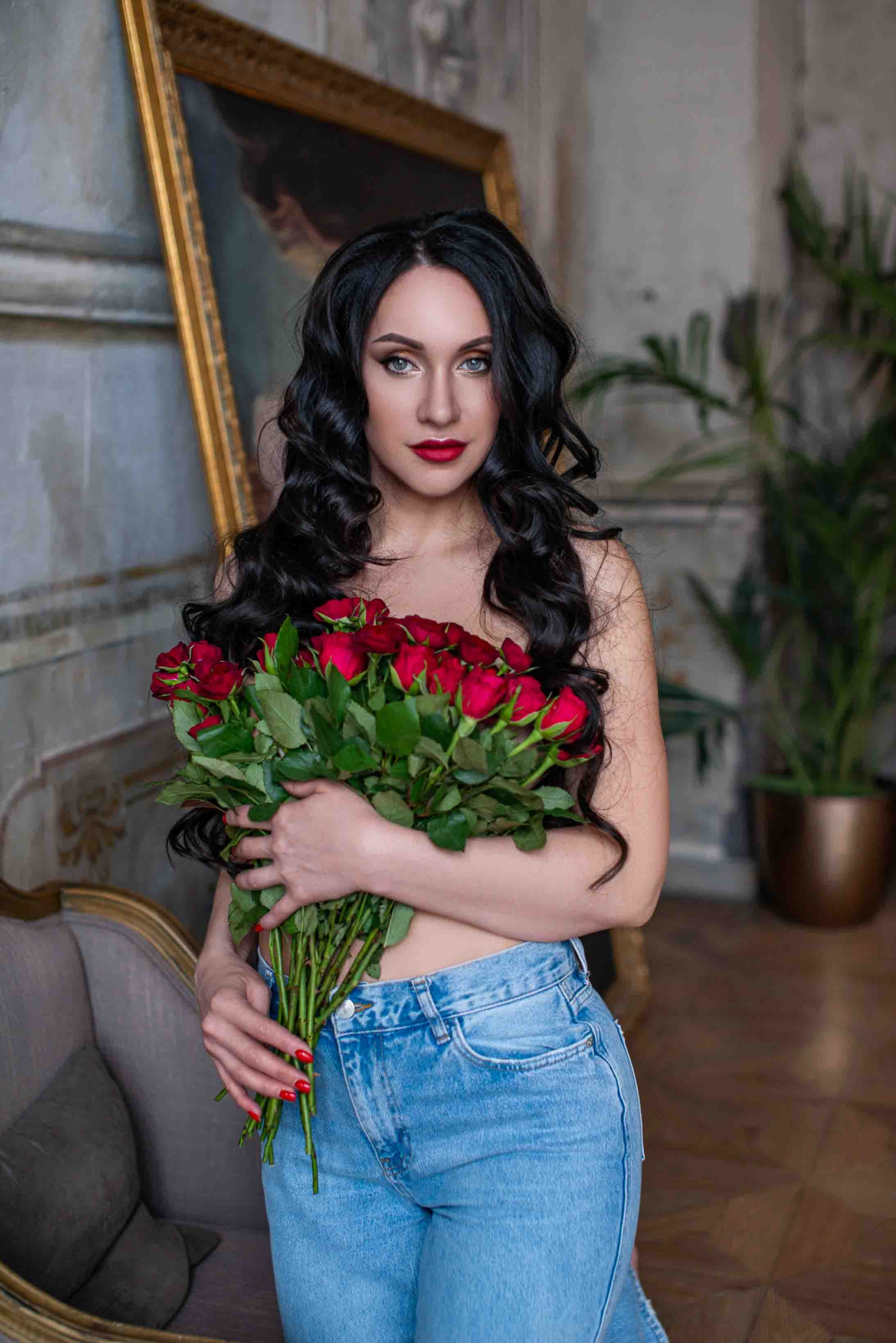 Женская фотосессия, фотосессия для девушки в студии, в Москве. Фото-ВидеоПродакшен для экспертов и брендов