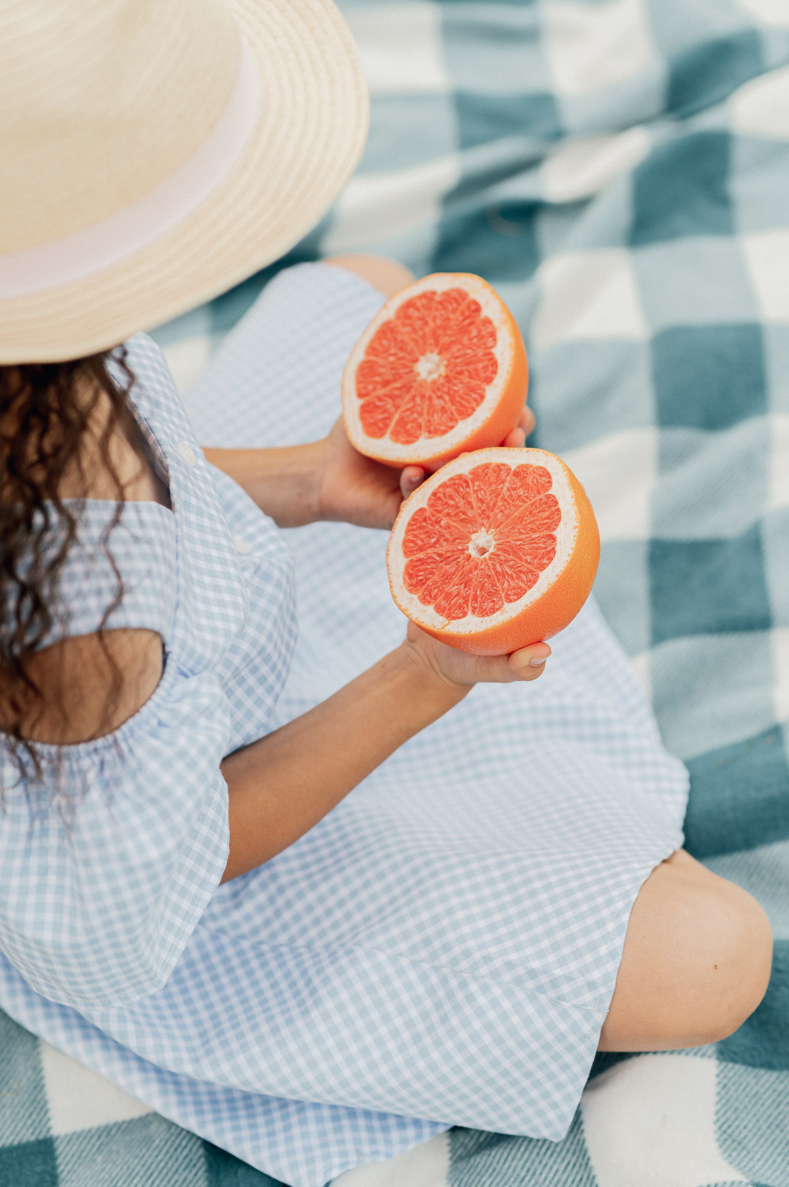 ЛЕТО. ПАРК. АРБУЗ. Профессиональный репортажный, коммерческий фотограф в Санкт-Петербурге