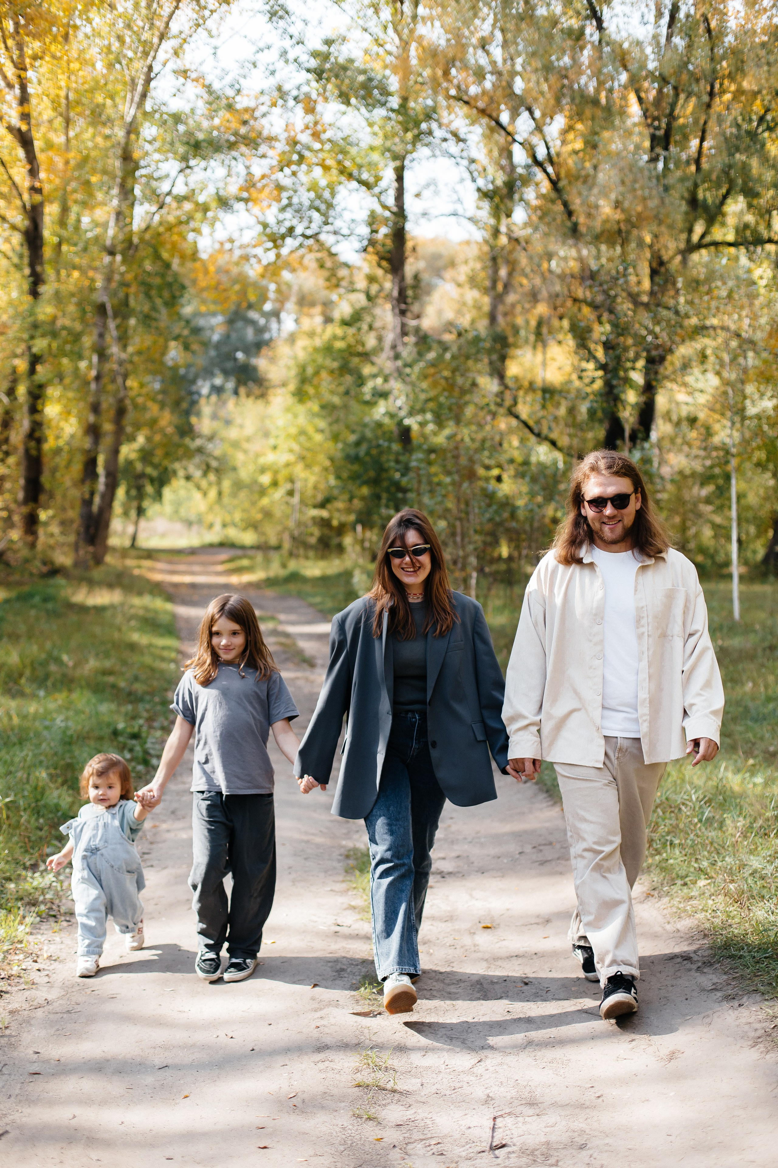 Выманивает из квартир природа нас на выходные. Осенний лес — особый мир. Ведут тропинки потайные…. Душевный фотограф Ваших самых ярких событий Марина Погребняк