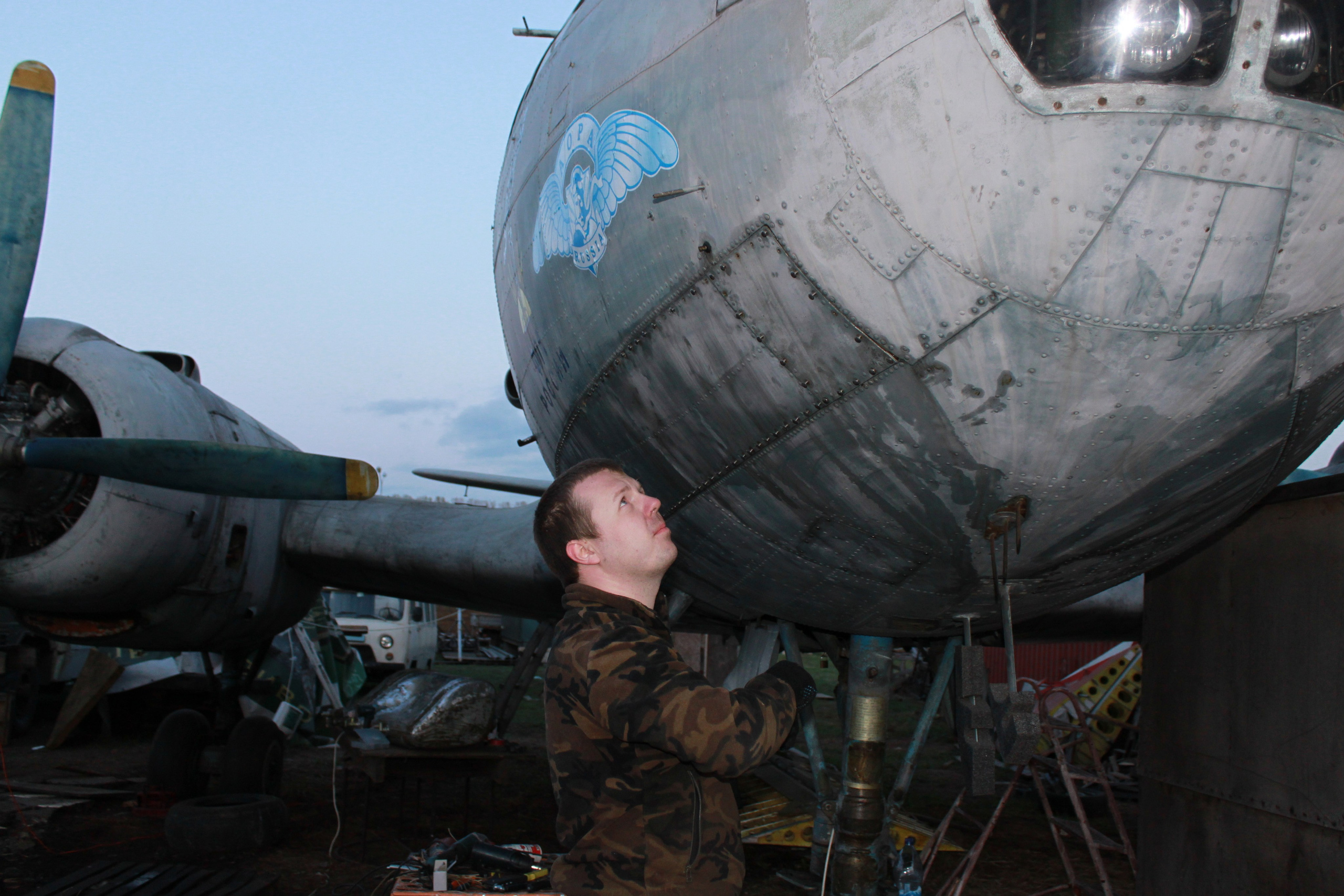 Ил-14Т «Голубая Мечта» работы в Тушино (2011 г.). Фотоальбом показывающий увлекательный мир авиации и мир медведей Андрея Иванова