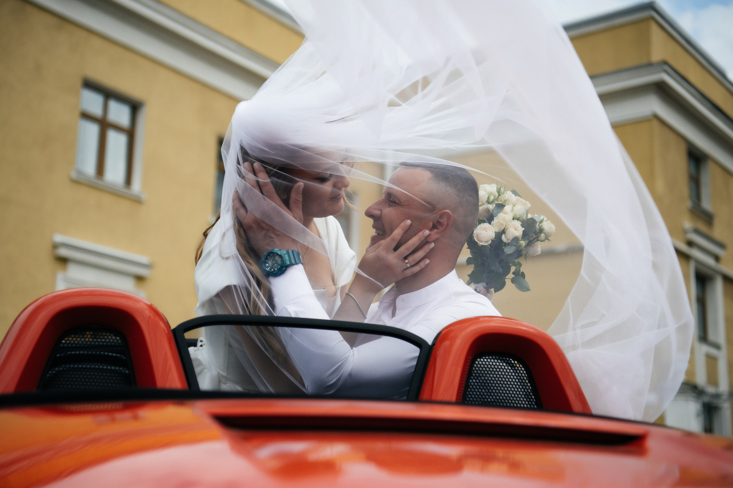 alt="Свадебная фотосессия в Барнауле. Свадебный фотограф Анна Глухова"