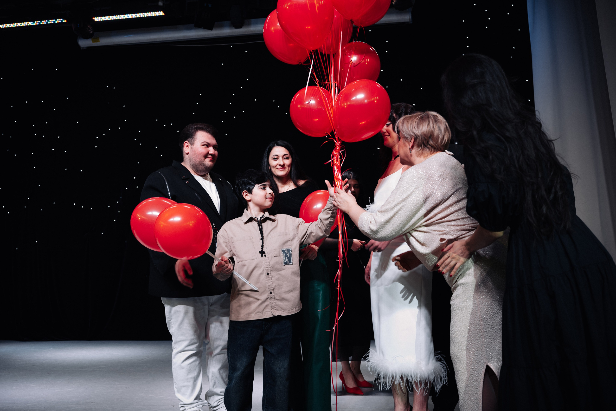 Благотворительный концерт в помощь Артему Сардаряну. Фотограф Артем Севостьянов. Профессиональная фотосъемка в Ногинске, Москве, Московской области и за границей