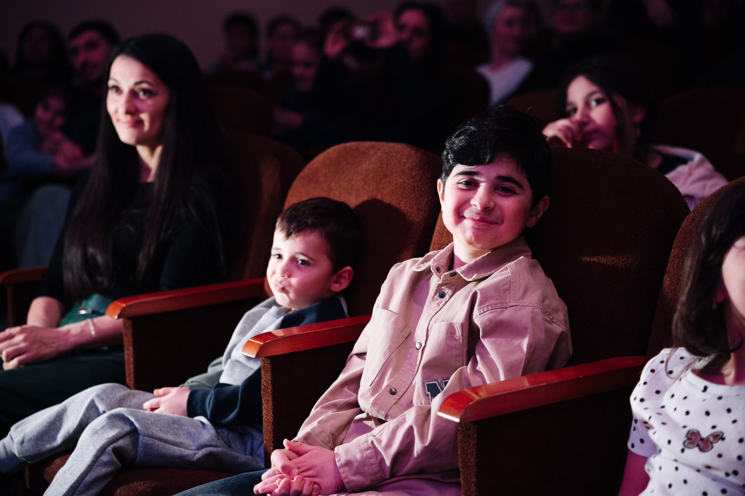 Благотворительный концерт в помощь Артему Сардаряну. Фотограф Артем Севостьянов. Профессиональная фотосъемка в Ногинске, Москве, Московской области и за границей