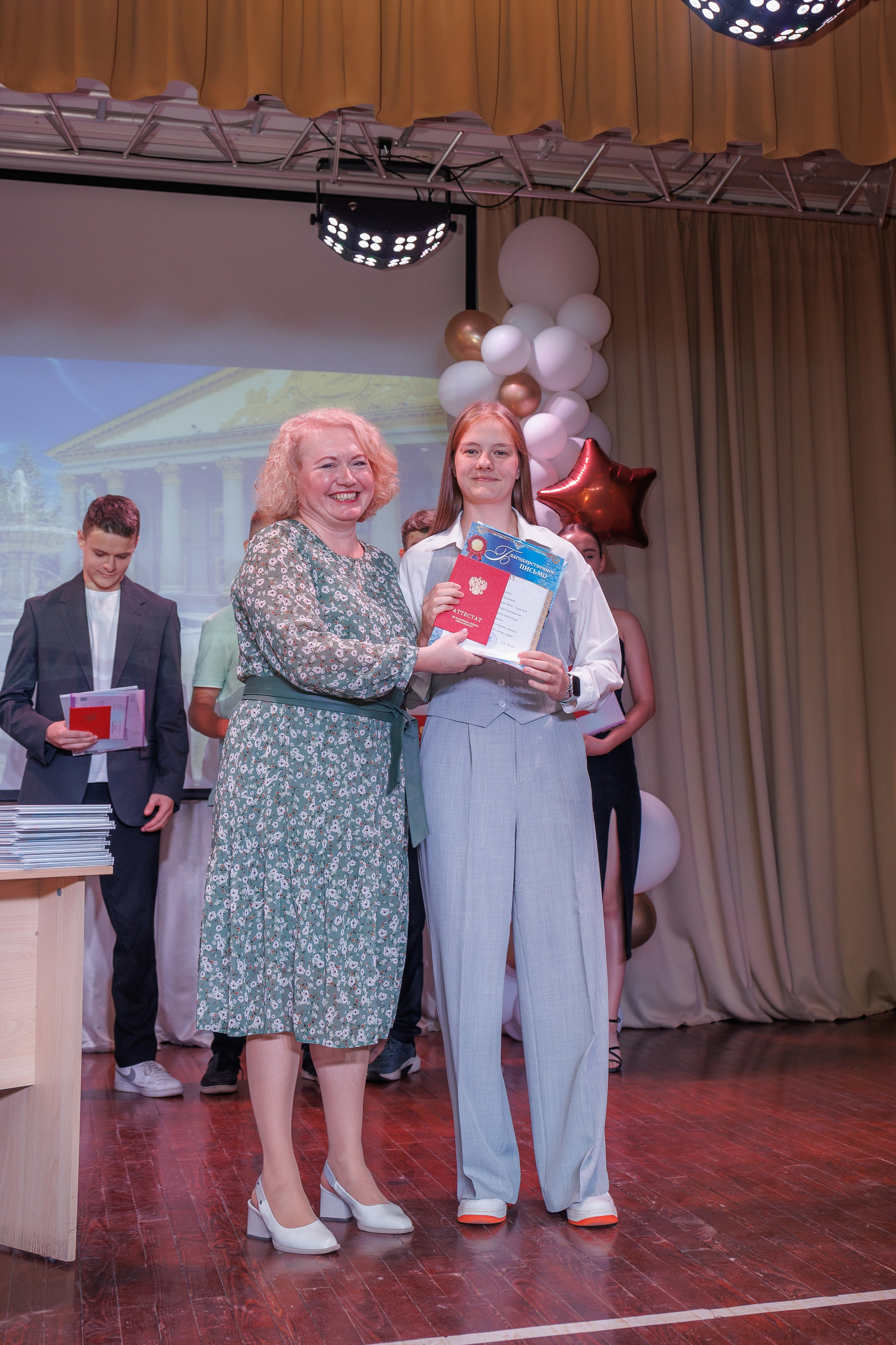 Вручение аттестатов. Свадебный и семейный фотограф в Новосибирске Ирина Дорошкова