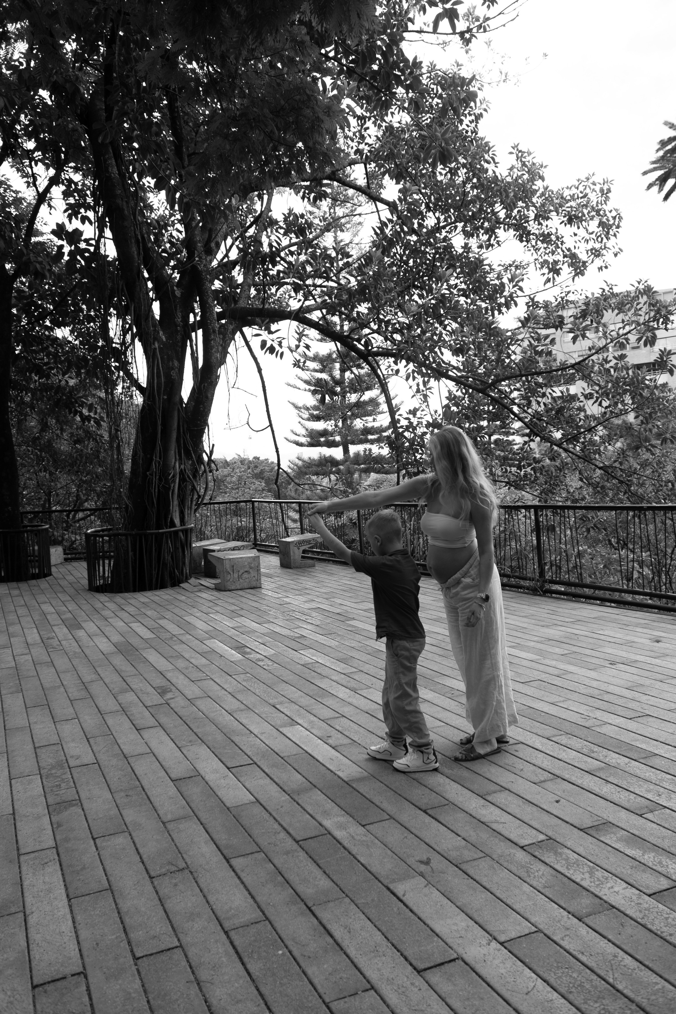 Sasha y «la familia / and the family». Wedding Photographer in Barcelona and Medellin