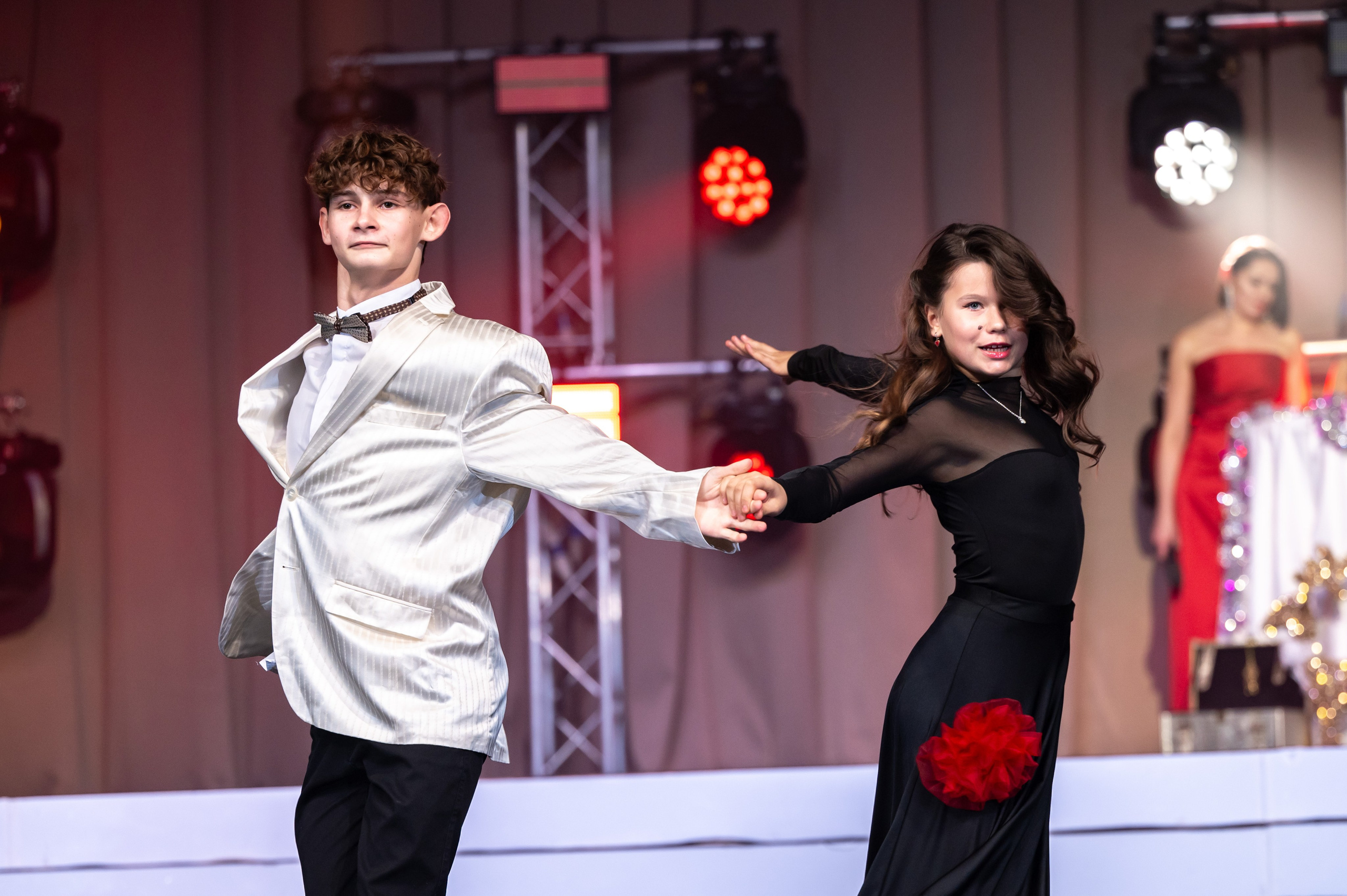 SL Новогодний отчетный концерт 2024/2025. Спортивный фотограф в Туле и Тульской области. Файсханова Фото Спорт