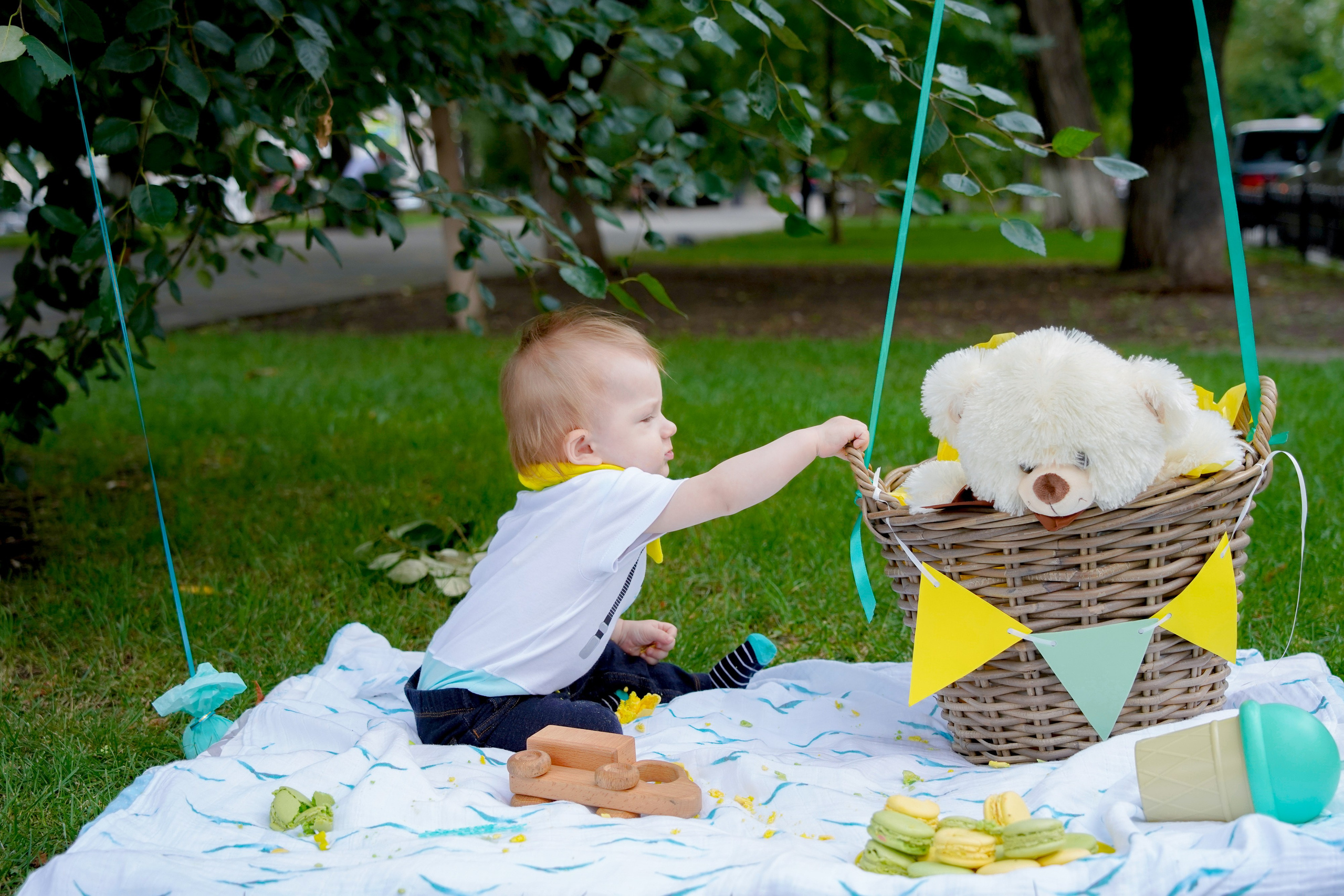 1 год)). Max Matvich and Victoria Basova are professionals in their field