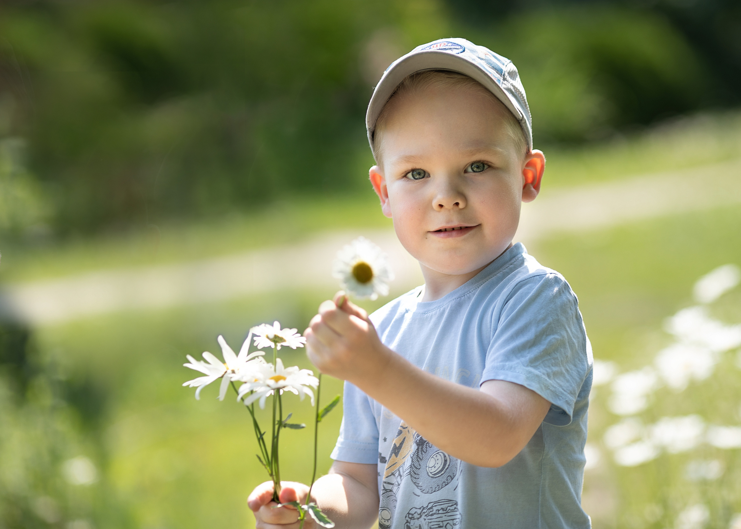 Ромашки для мамы. Фотограф Анна Телекаева, выпускные альбомы, семейные и репортажные съемки в Омске