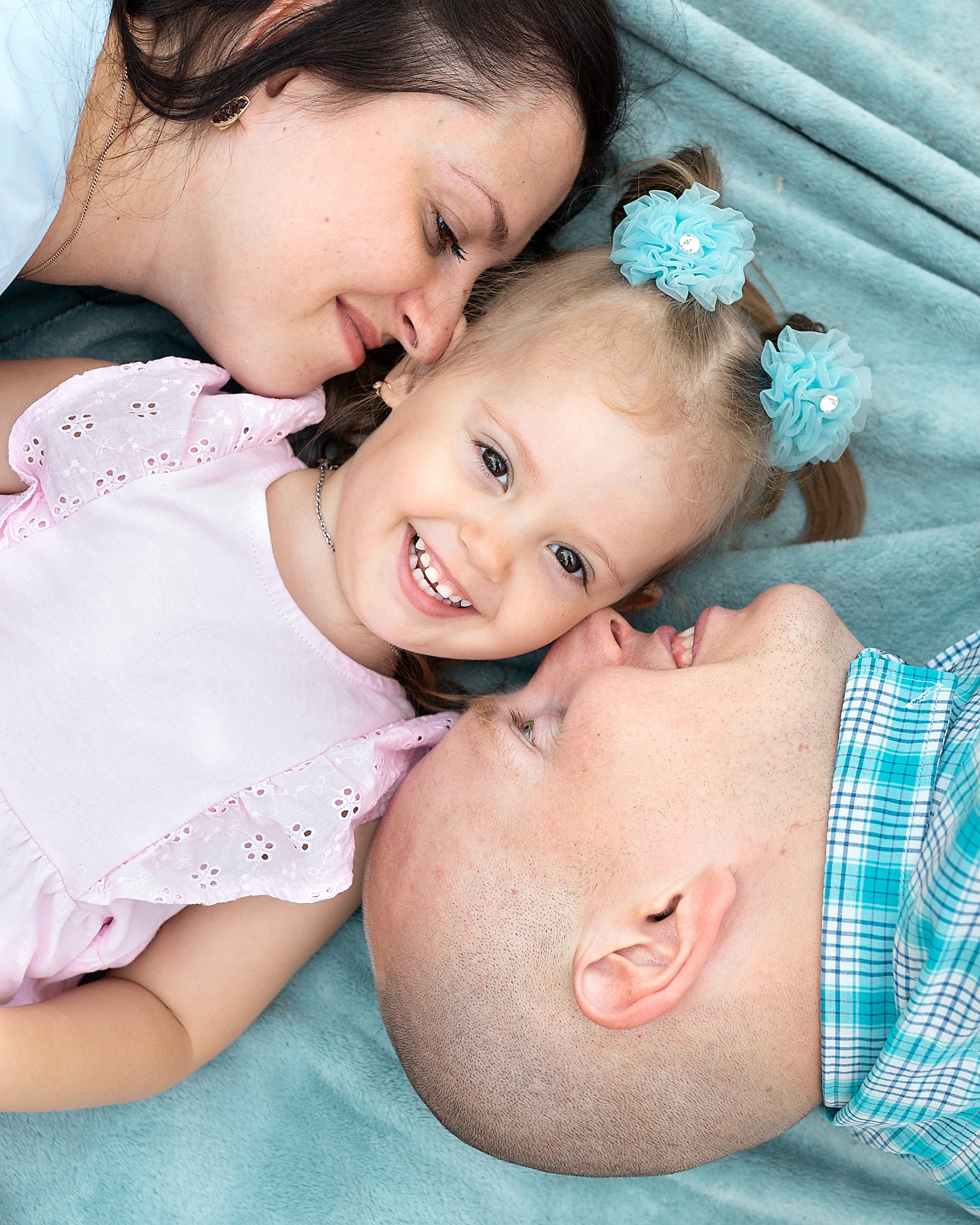 Дружная семья. Фотограф Анна Телекаева, выпускные альбомы, семейные и репортажные съемки в Омске