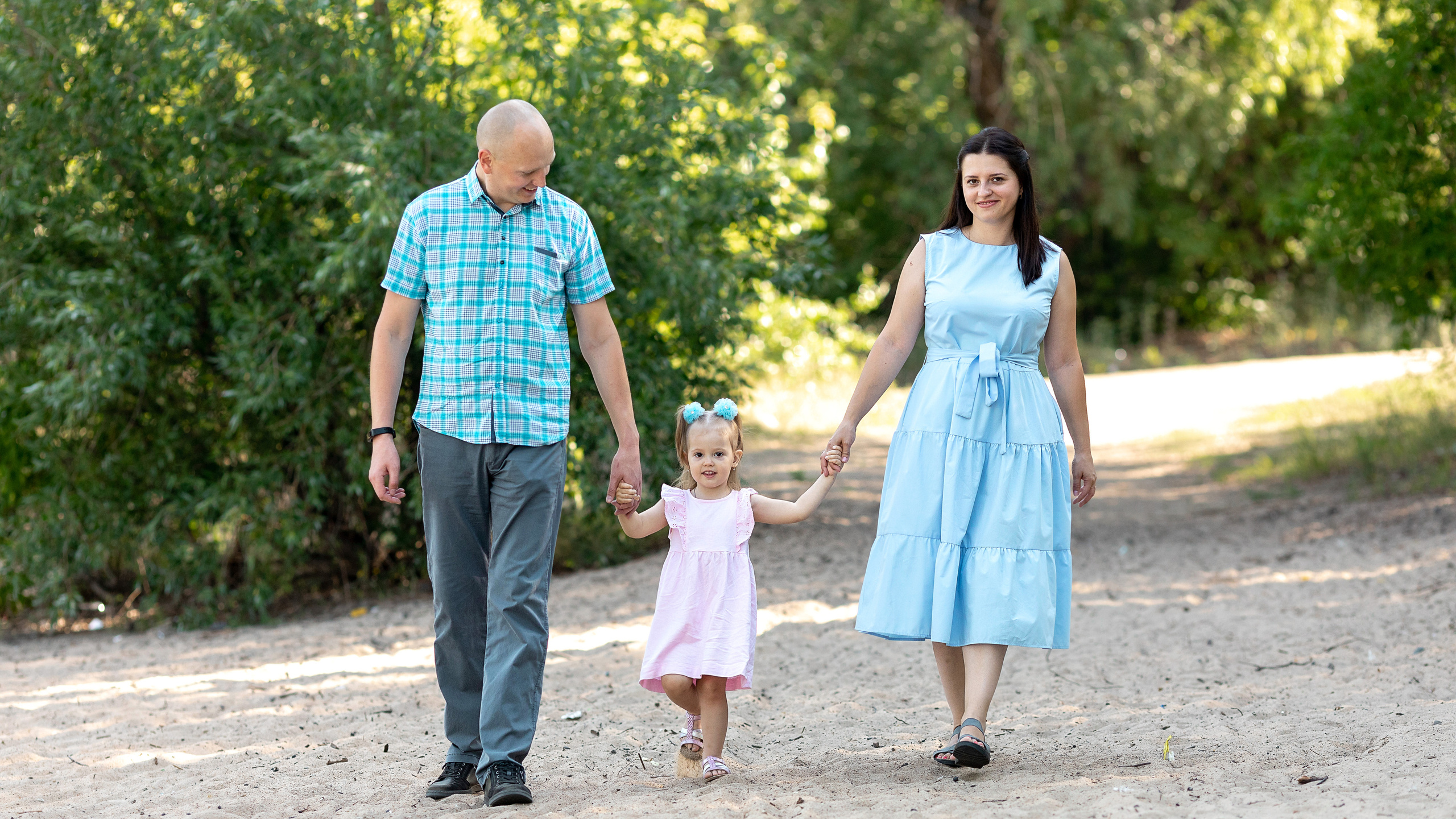 Дружная семья. Фотограф Анна Телекаева, выпускные альбомы, семейные и репортажные съемки в Омске