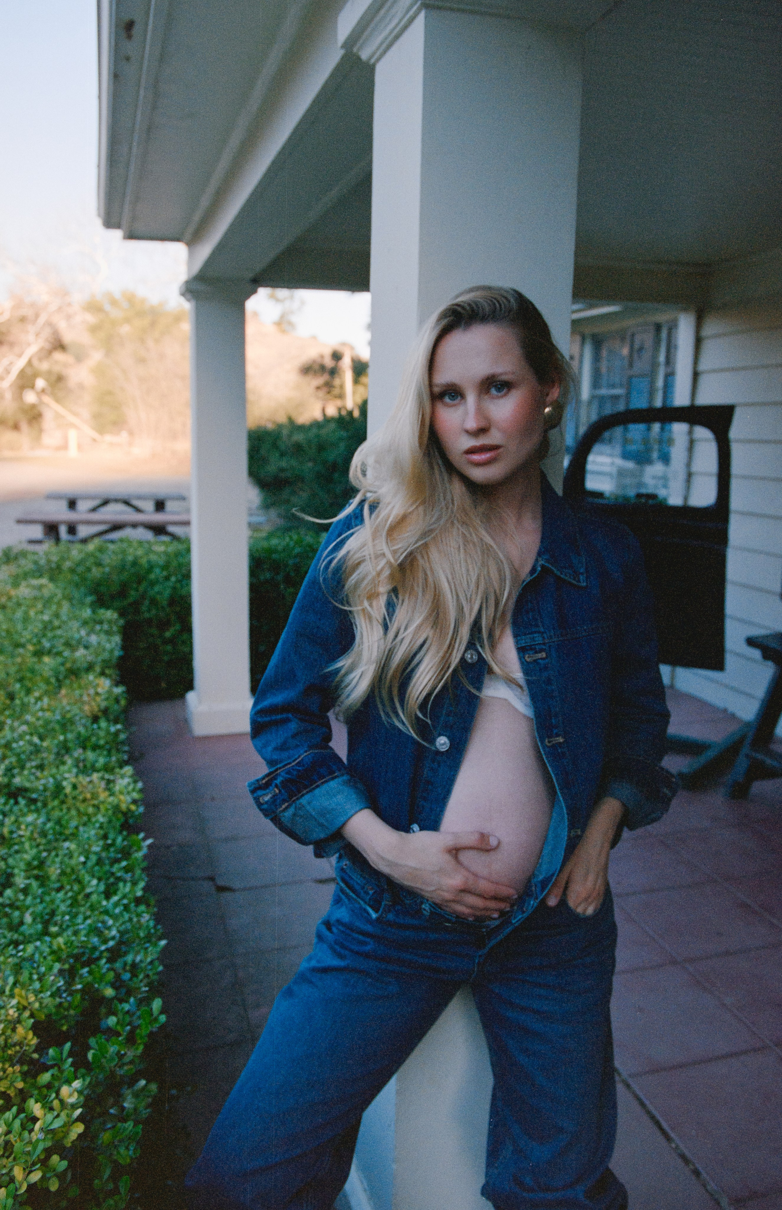 Maternity. Film photographer in Los Angeles Anastasiya Pankova