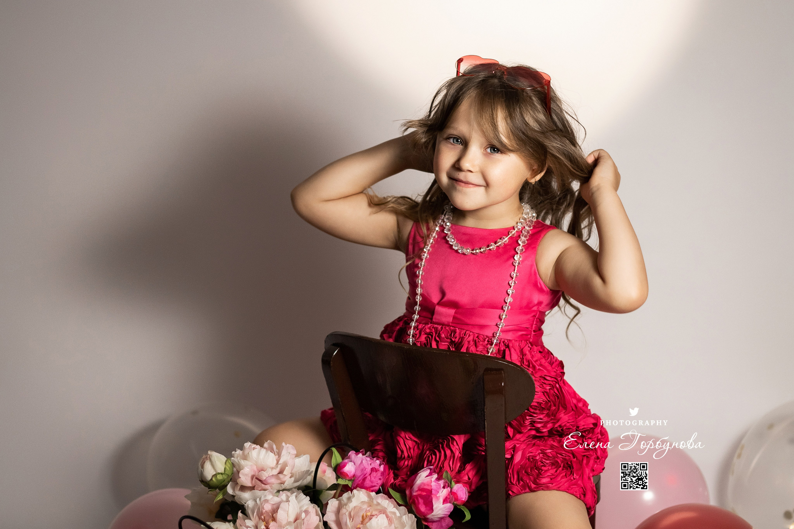 «Модница в розовом» В моей студии. Вероника и Александра. 2024. Фотограф Пермь. Свадьбы. Семья и дети, школа, д. сад. Фотокниги