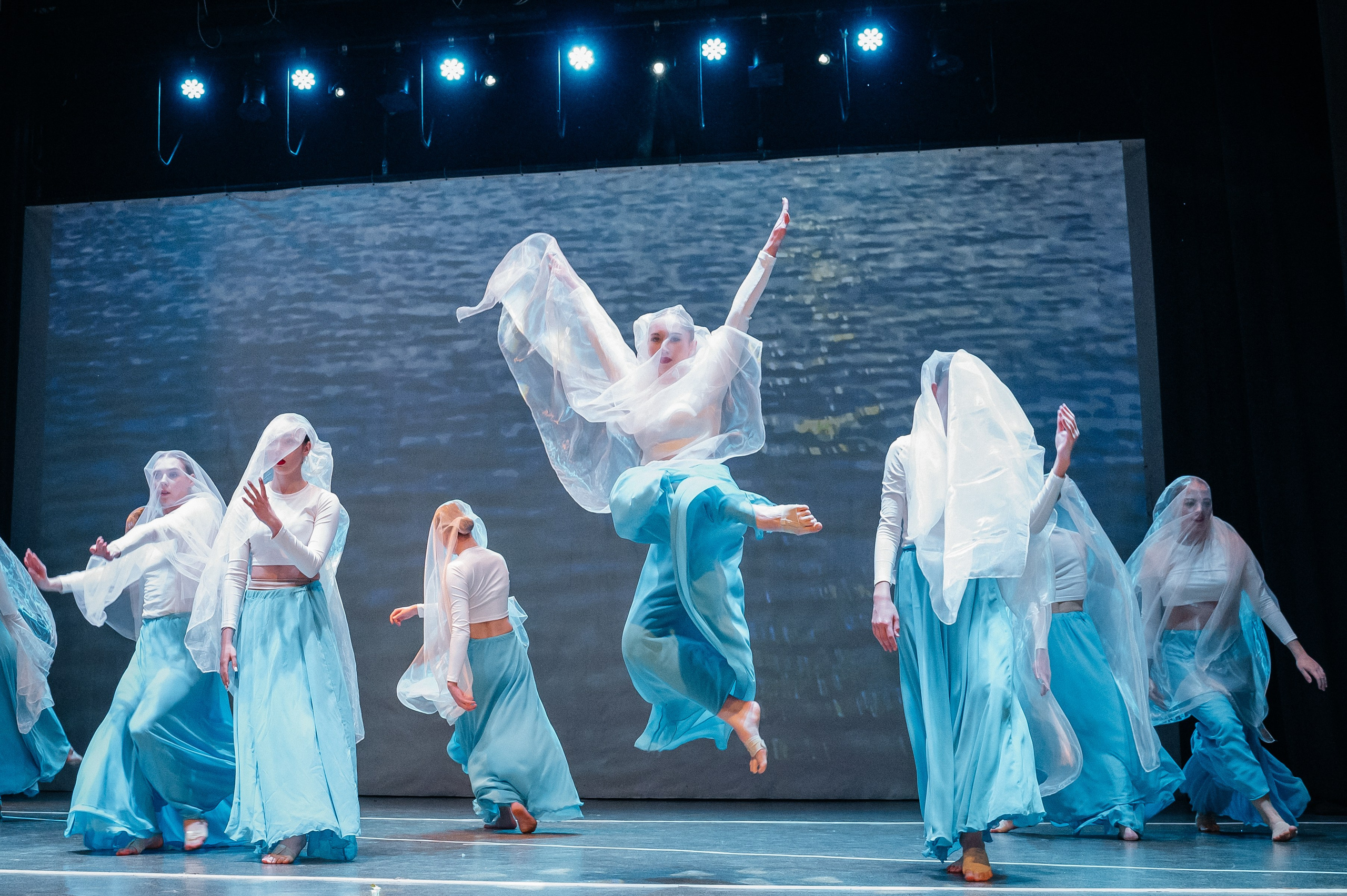 Танцы. Фотограф Елена Рогашкова