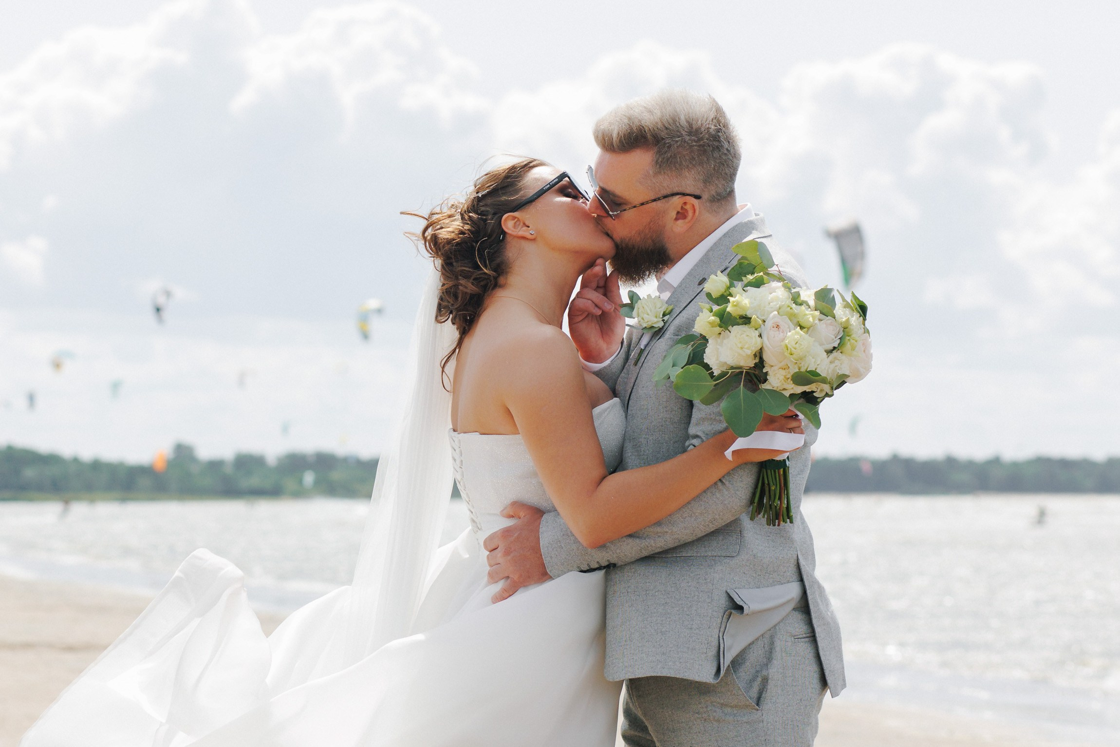 Свадебная фотосессия на финском заливе. Свадебный фотограф СПБ