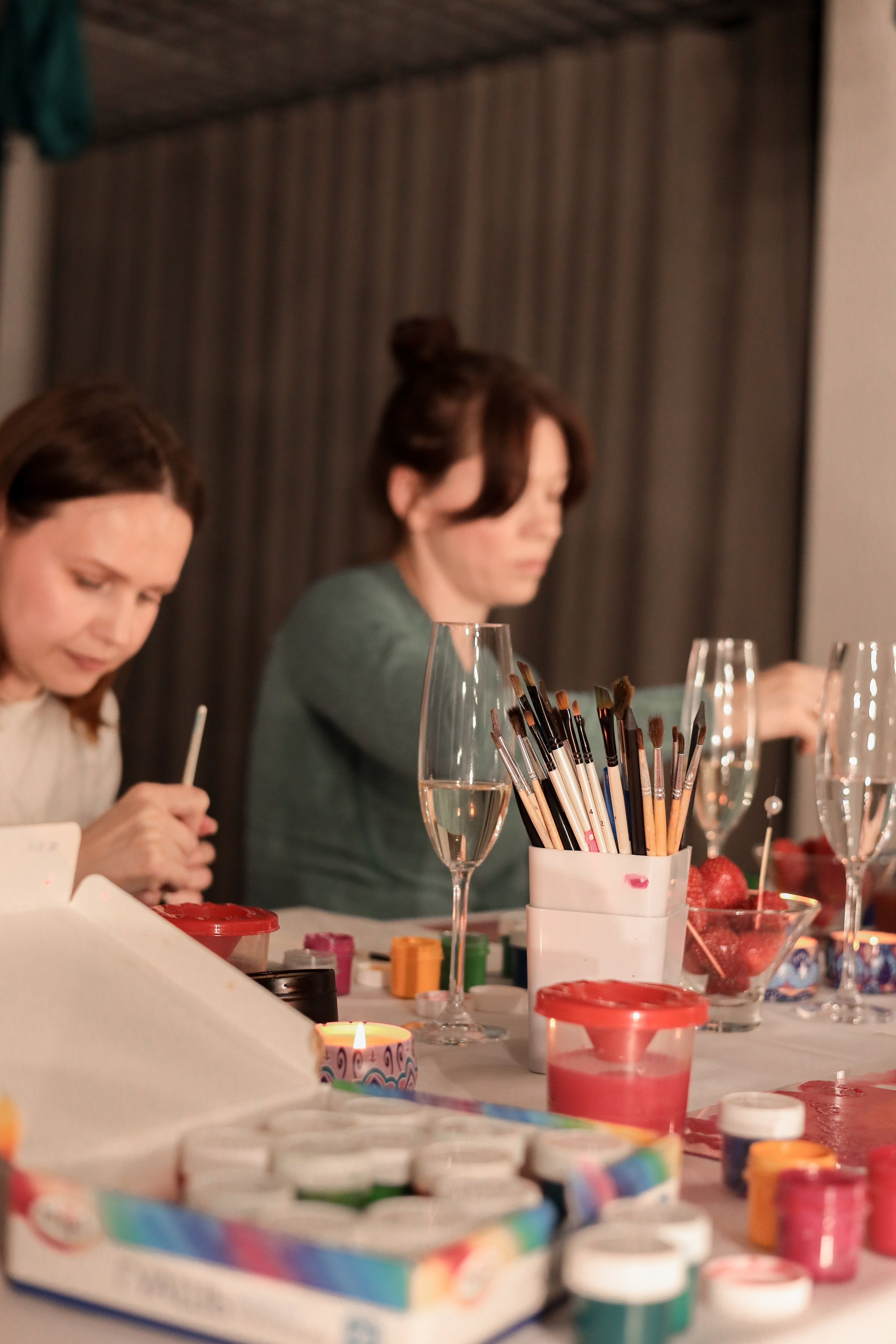 Арт-терапия + аэройога. Фотограф Надршина Лилия