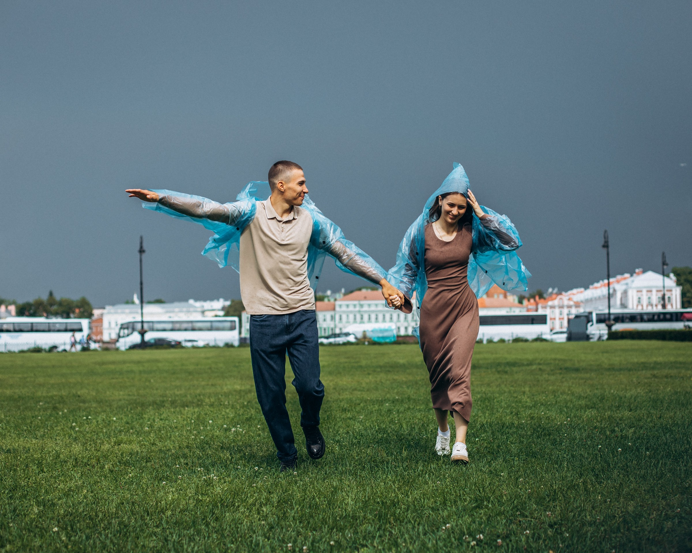 Максим и Екатерина в августе. Фотопрогулка в Петербурге. Индивидуальный и семейный фотограф в Санкт-Петербурге