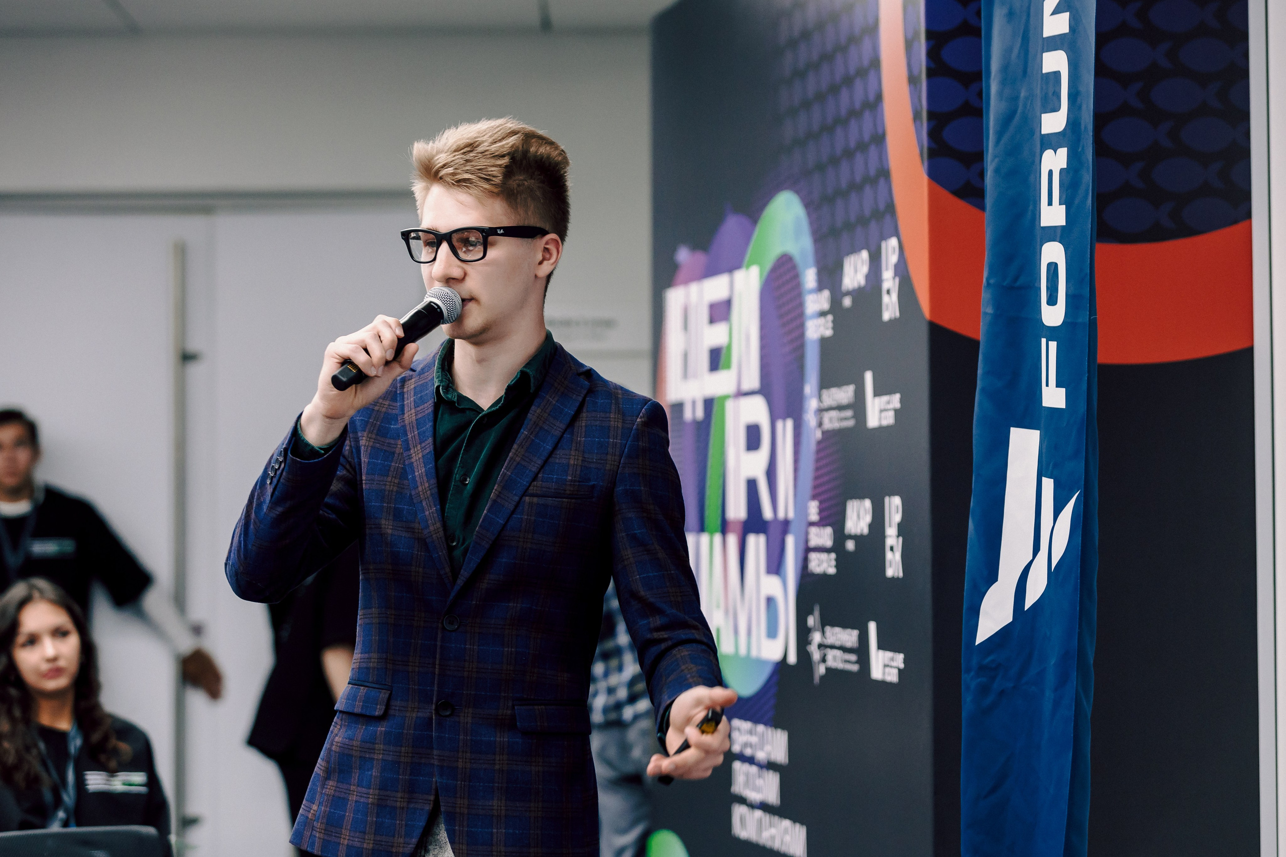 MarHR — Хакатон. Лёшка Варзегов — фотограф