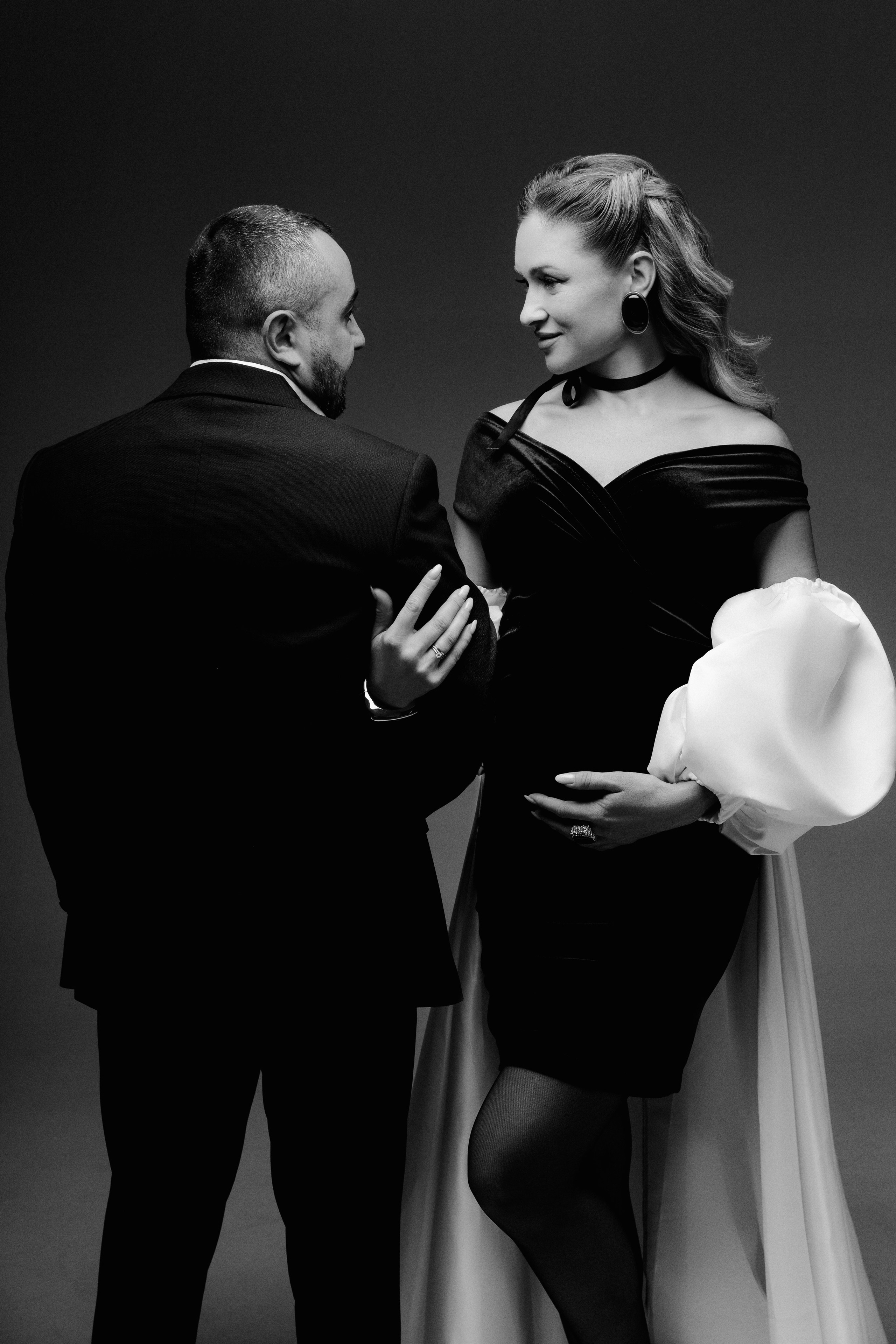 Анна. Фотосессия беременности на циклораме. Фотограф в Москве Ольга Сатони