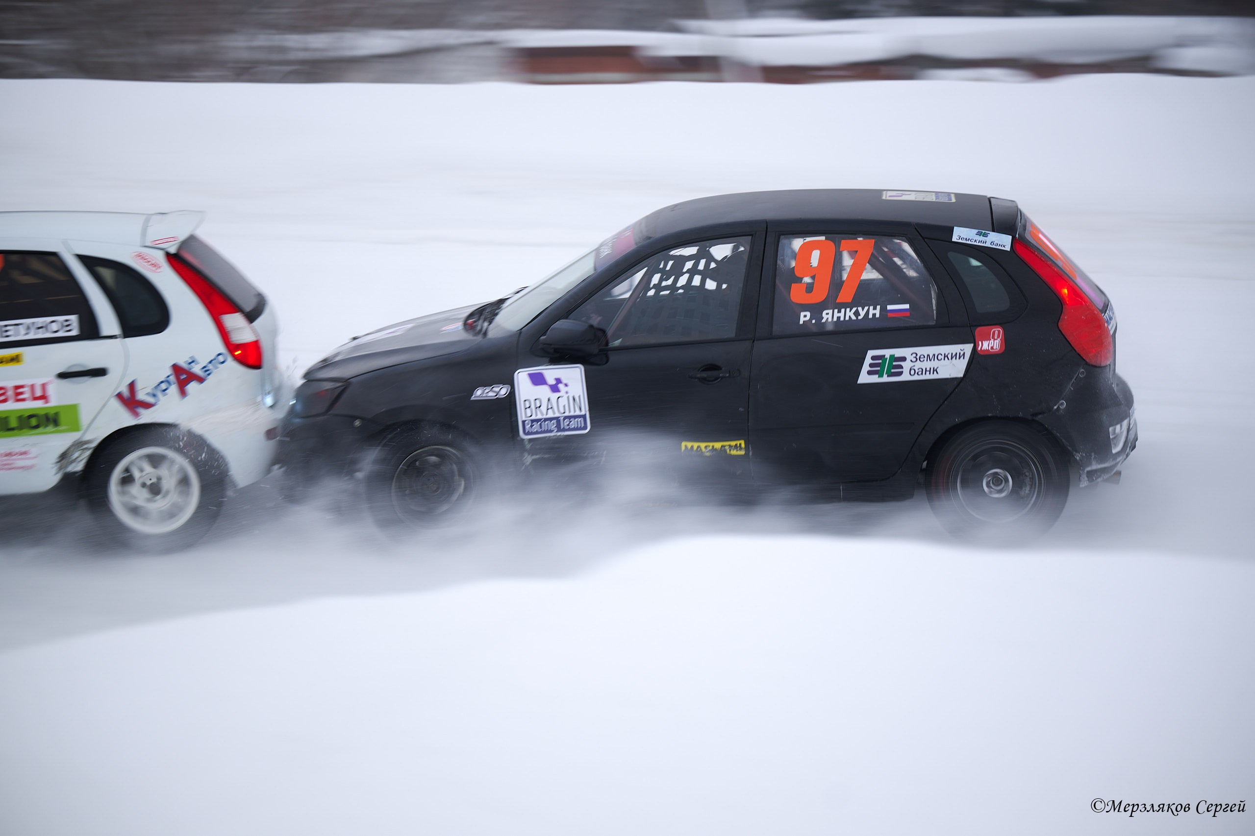 Трековые автогонки на льду Чемпионат России. Спортивный репортажный фотограф в Ижевске Сергей Мерзляков