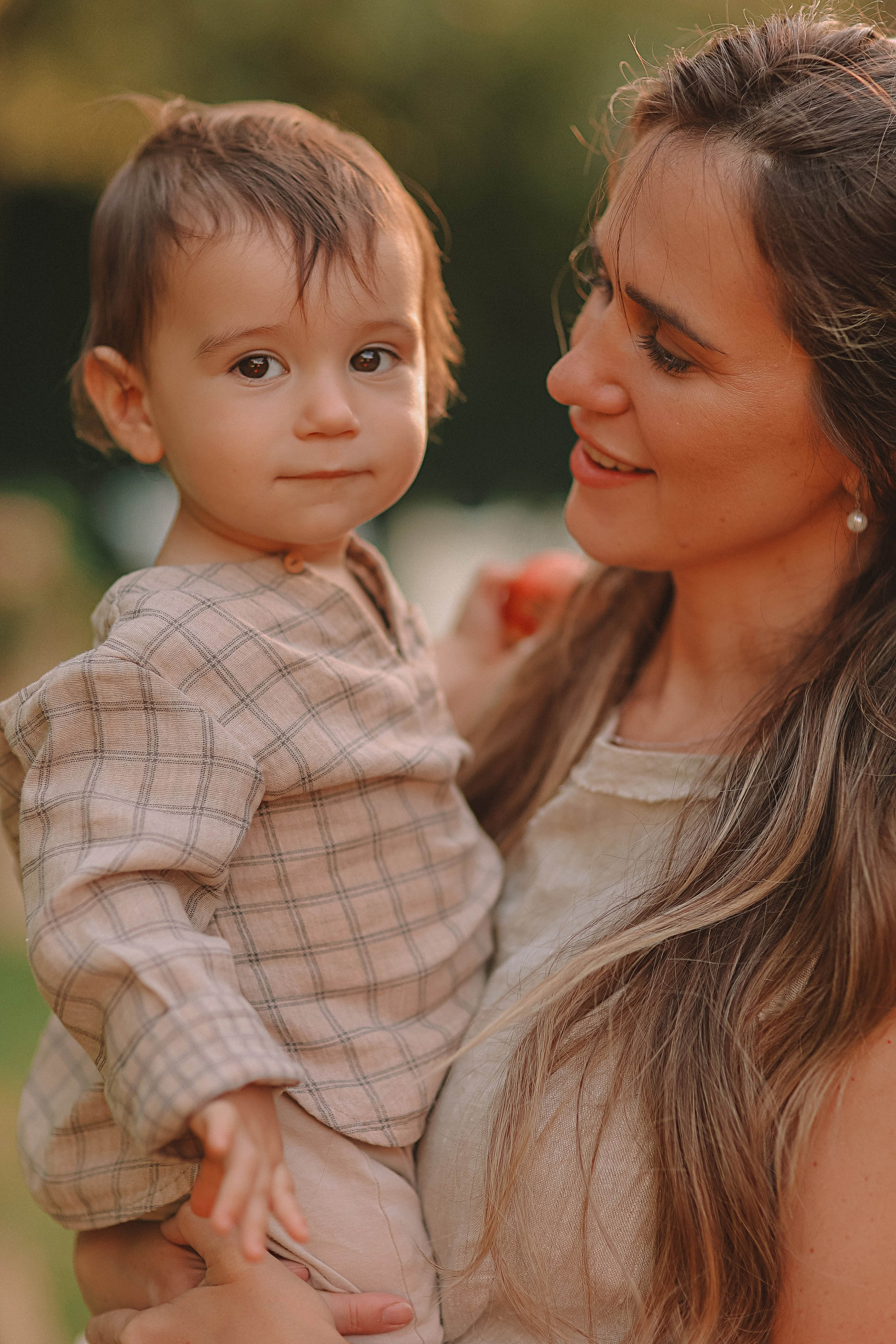 Стирка у дома. Семейный фотограф Тюмень, фотограф на роды Салмина Мария