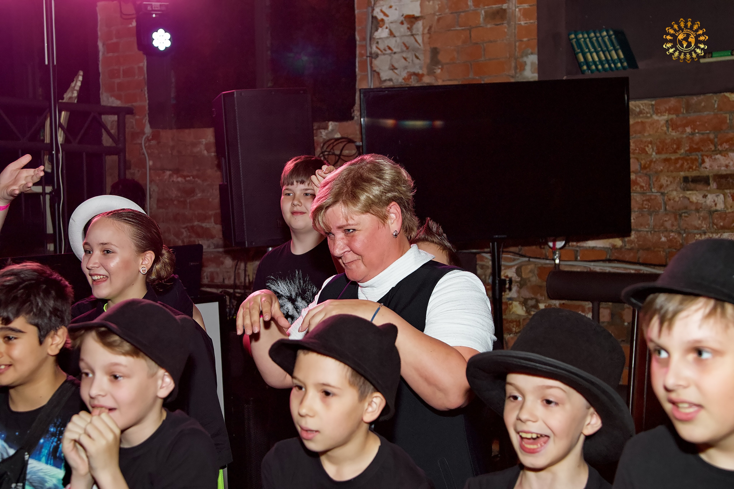 Выпускной 2023 (Школа 667, 4-й класс). Репортажная съемка в Москве и области. Анималистика