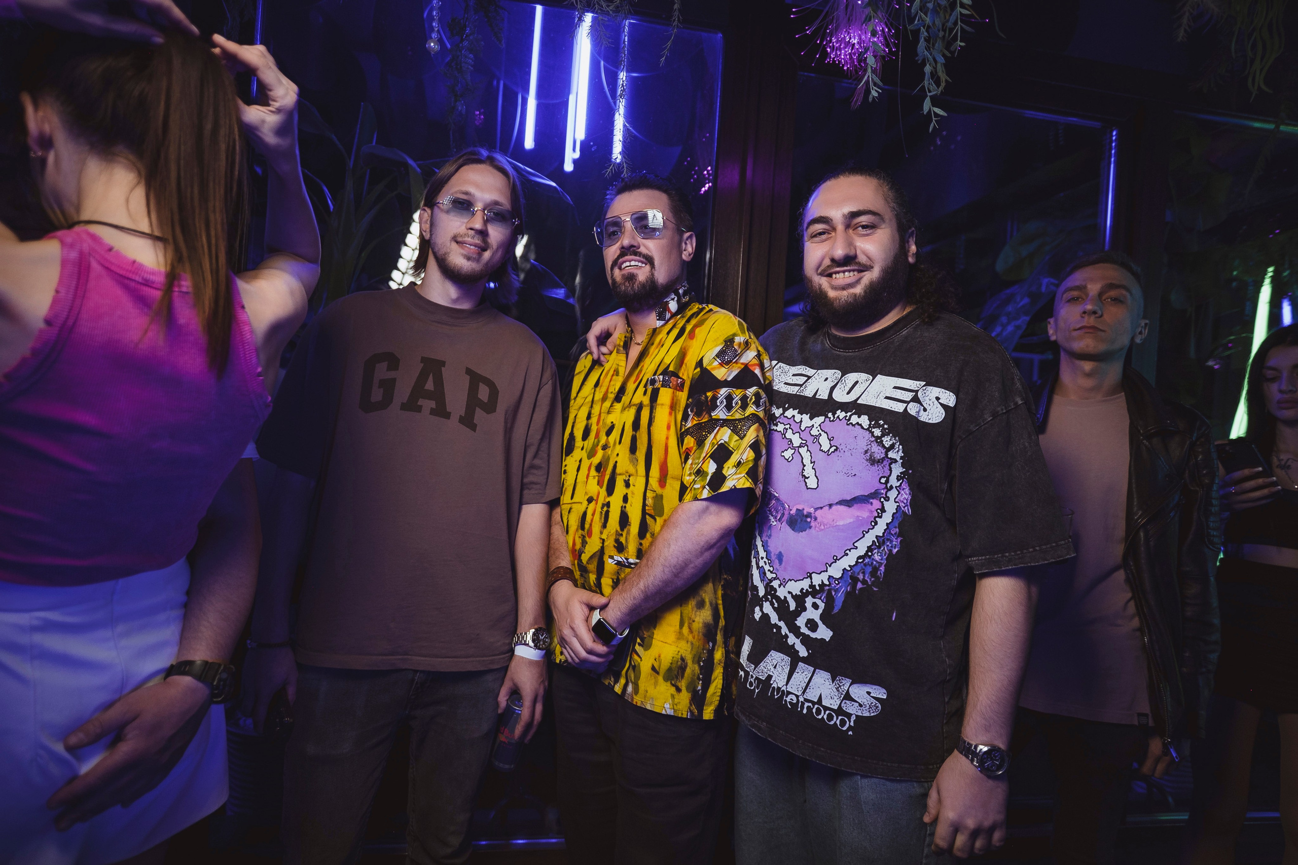 Embargo 27/04. Главная