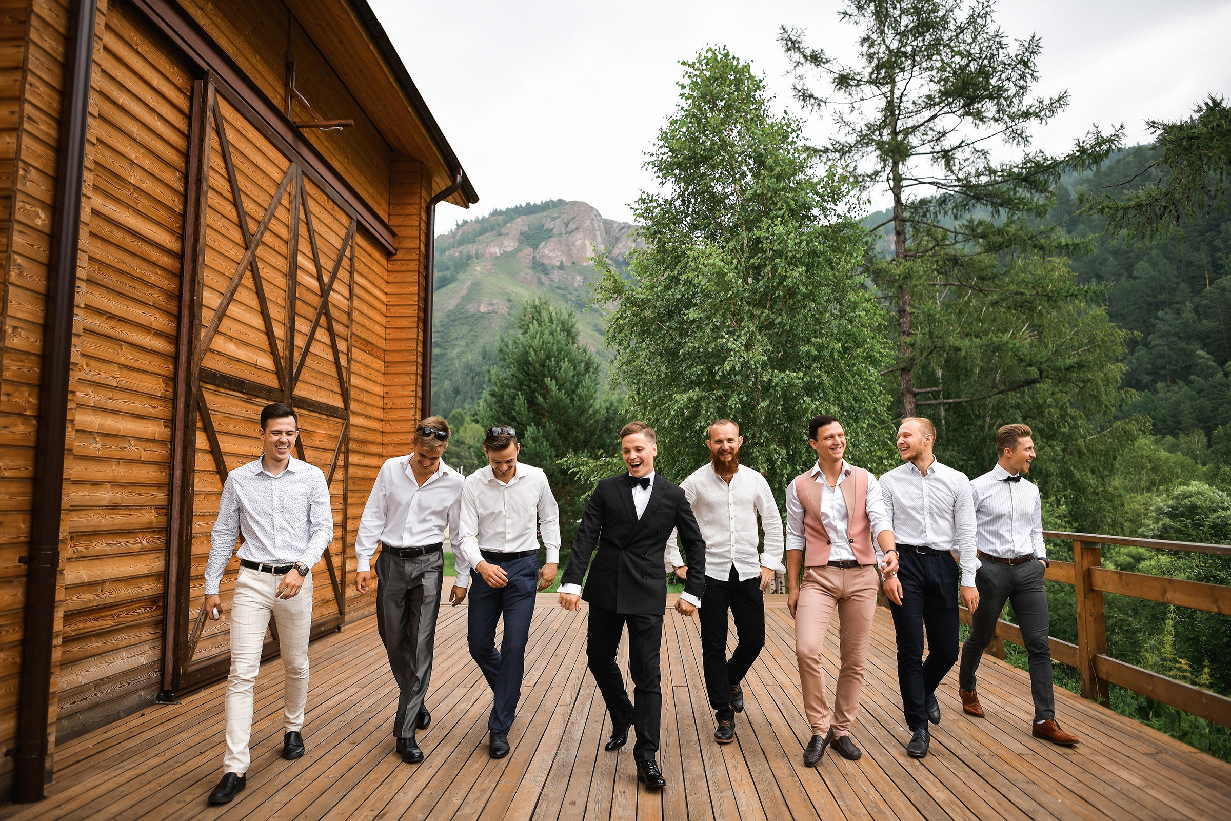 🌄 Демьян и Катя — свадьба в нацпарке "Столбы" | Веселый банкет и эпичные фото на скалах. 📸 Свадебный и семейный фотограф в Красноярске Тихомиров Евгений | 17 лет опыта | 800+ свадеб