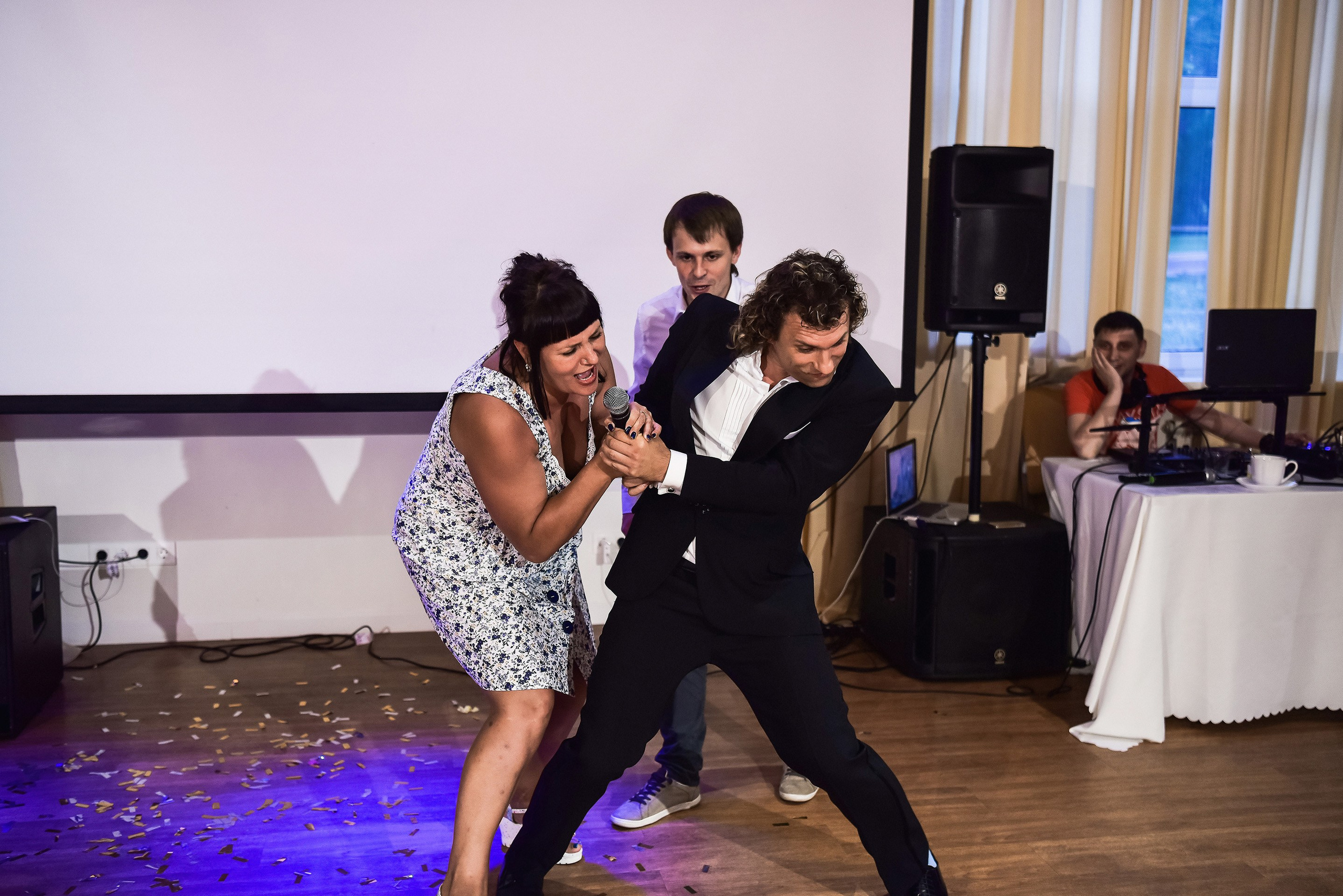 💐 Радик и Яна — душевная загородная свадьба в Villatic | Теплые фото под Красноярском. 📸 Свадебный и семейный фотограф в Красноярске Тихомиров Евгений | 17 лет опыта | 800+ свадеб