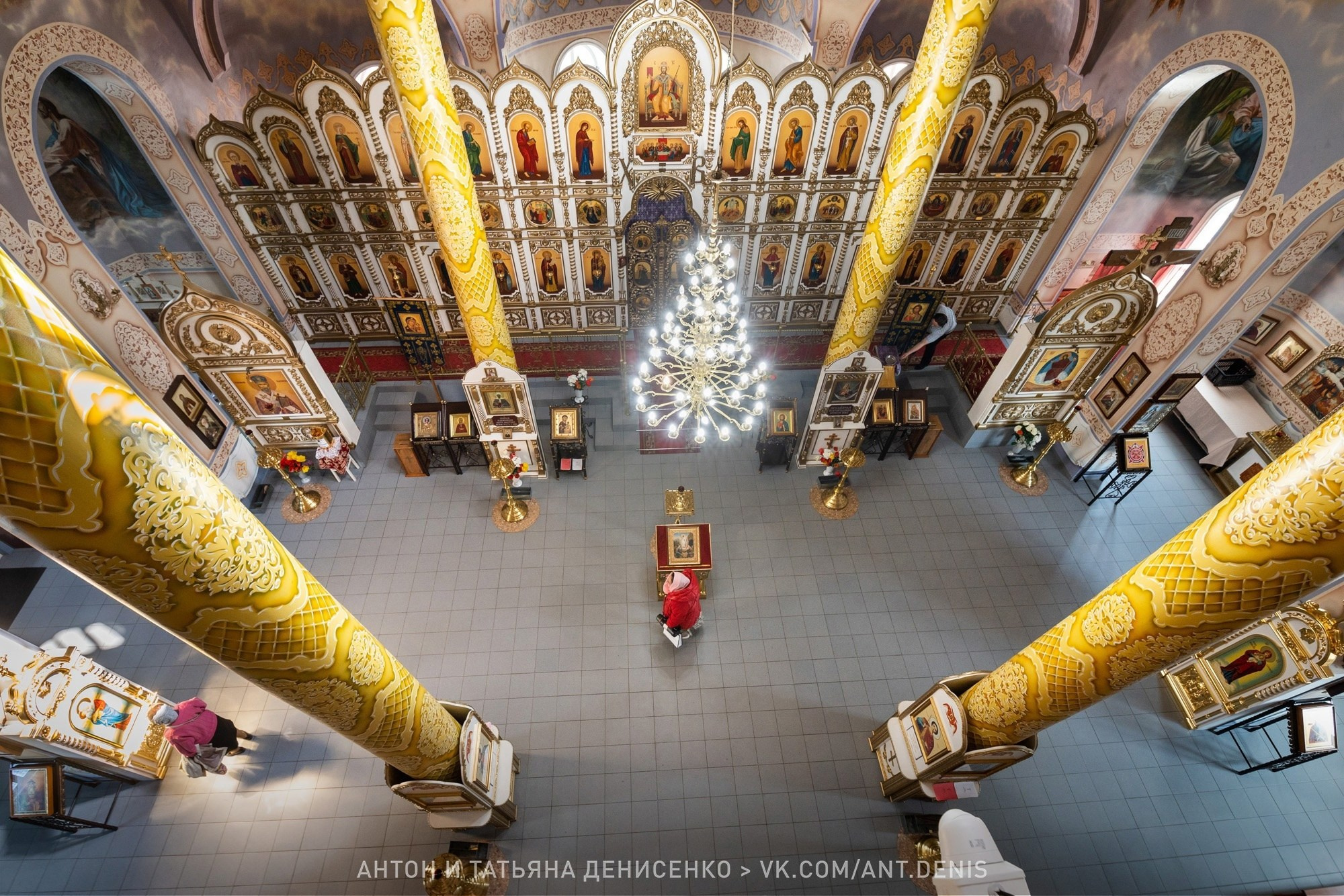 ГЛАВНАЯ / ПОРТФОЛИО. Антон и Татьяна Денисенко — В храме