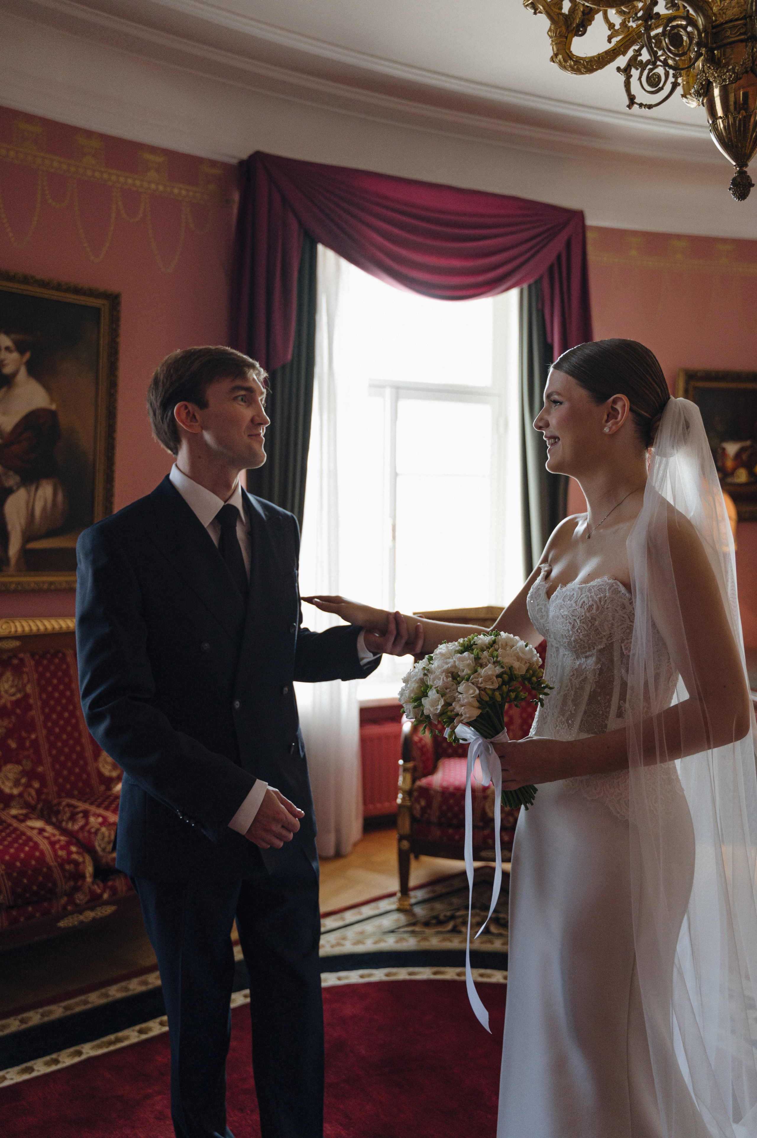 Дмитрий и Луиза. Гостиница Националь и ресторан Белуга. Свадебный фотограф Москва и Санкт-Петербург. Анастасия Чудина