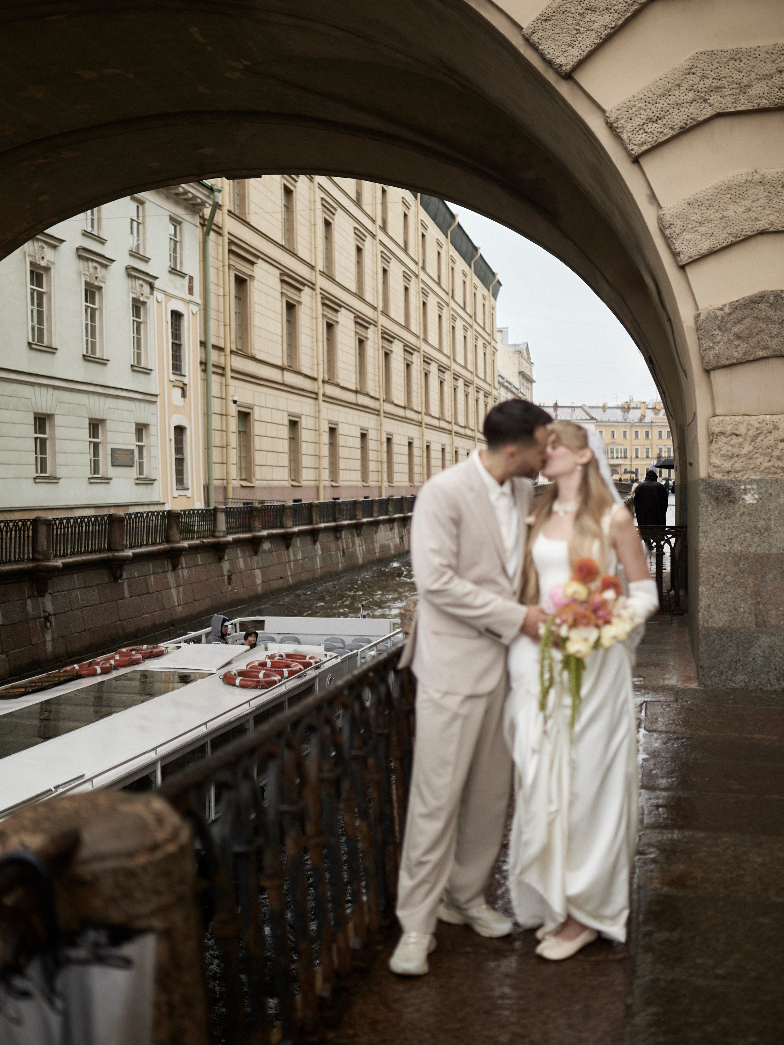 Свадебная съемка в Эрмитаже. Фотограф СПБ Засорина Юлия