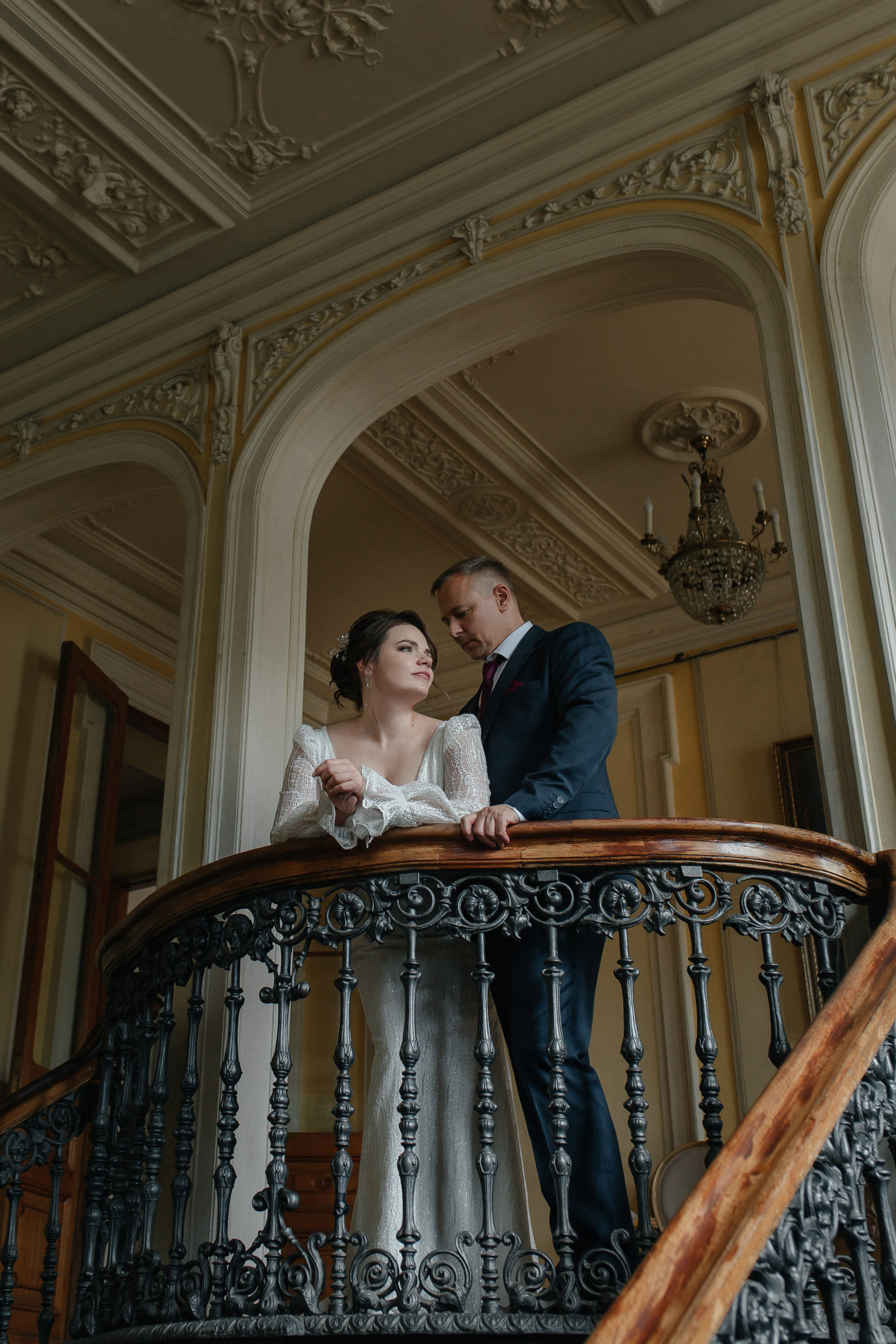 Свадебная фотосессия в Пушкинской библиотеке. Фото Радости. Свадебный и семейный фотограф в Москве Юлия Самойлова